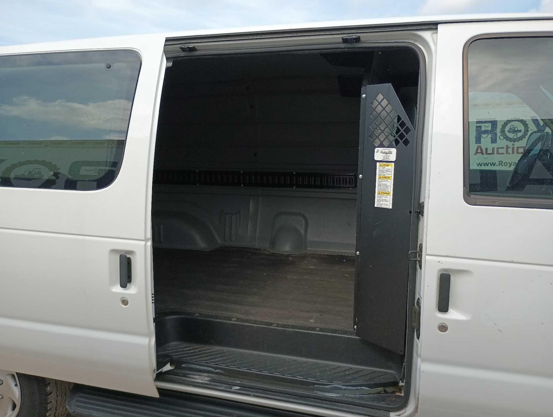 2014 Ford E350 Extended Cargo Van - Image 17 of 24