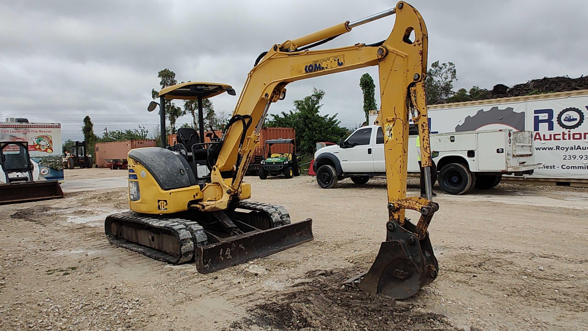 2012 Komatsu PC55M-3 Hydraulic Excavator - Image 2 of 32