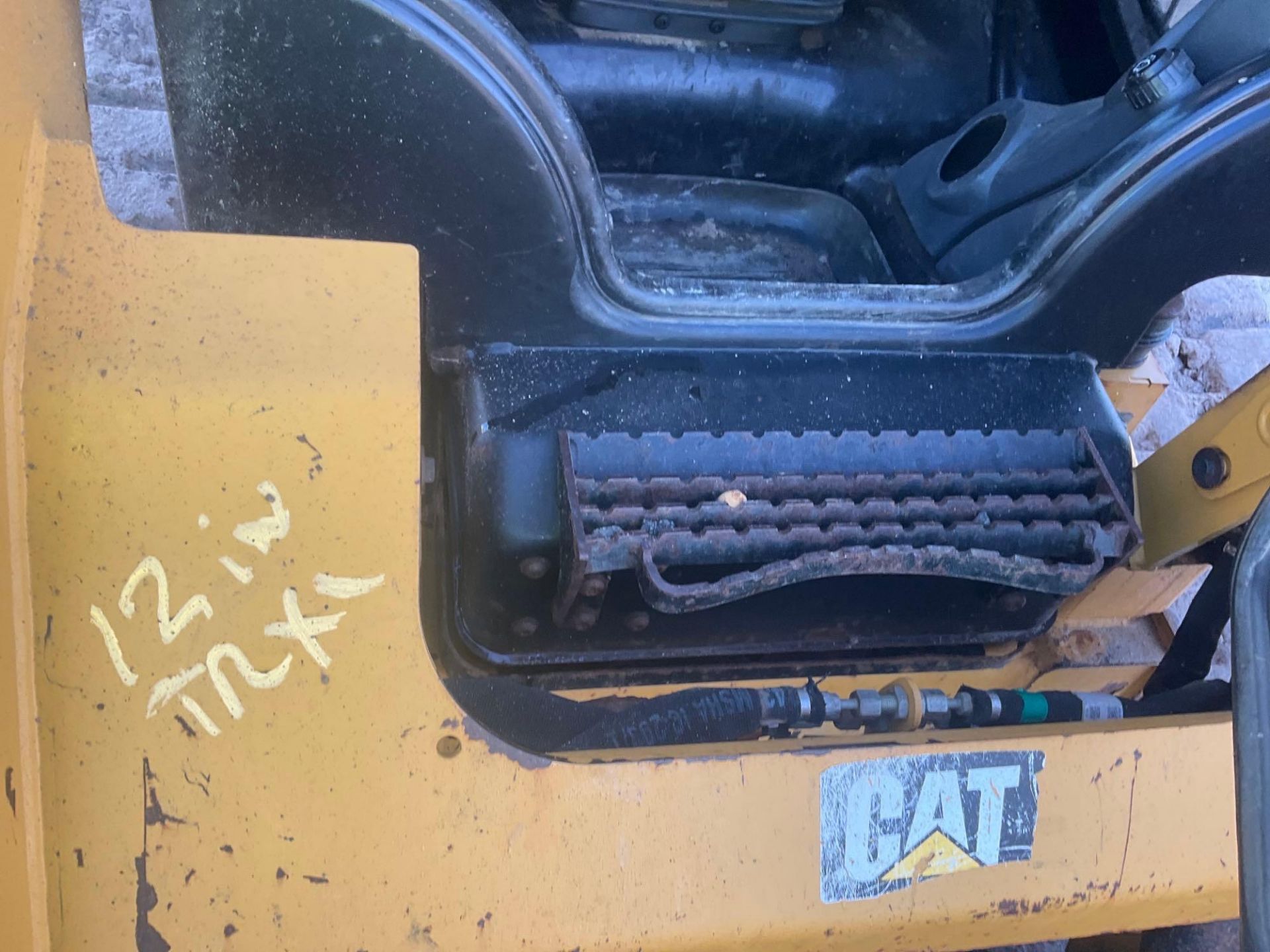 2018 Caterpillar 259D Compact Track Loader Skid Steer - Image 26 of 32