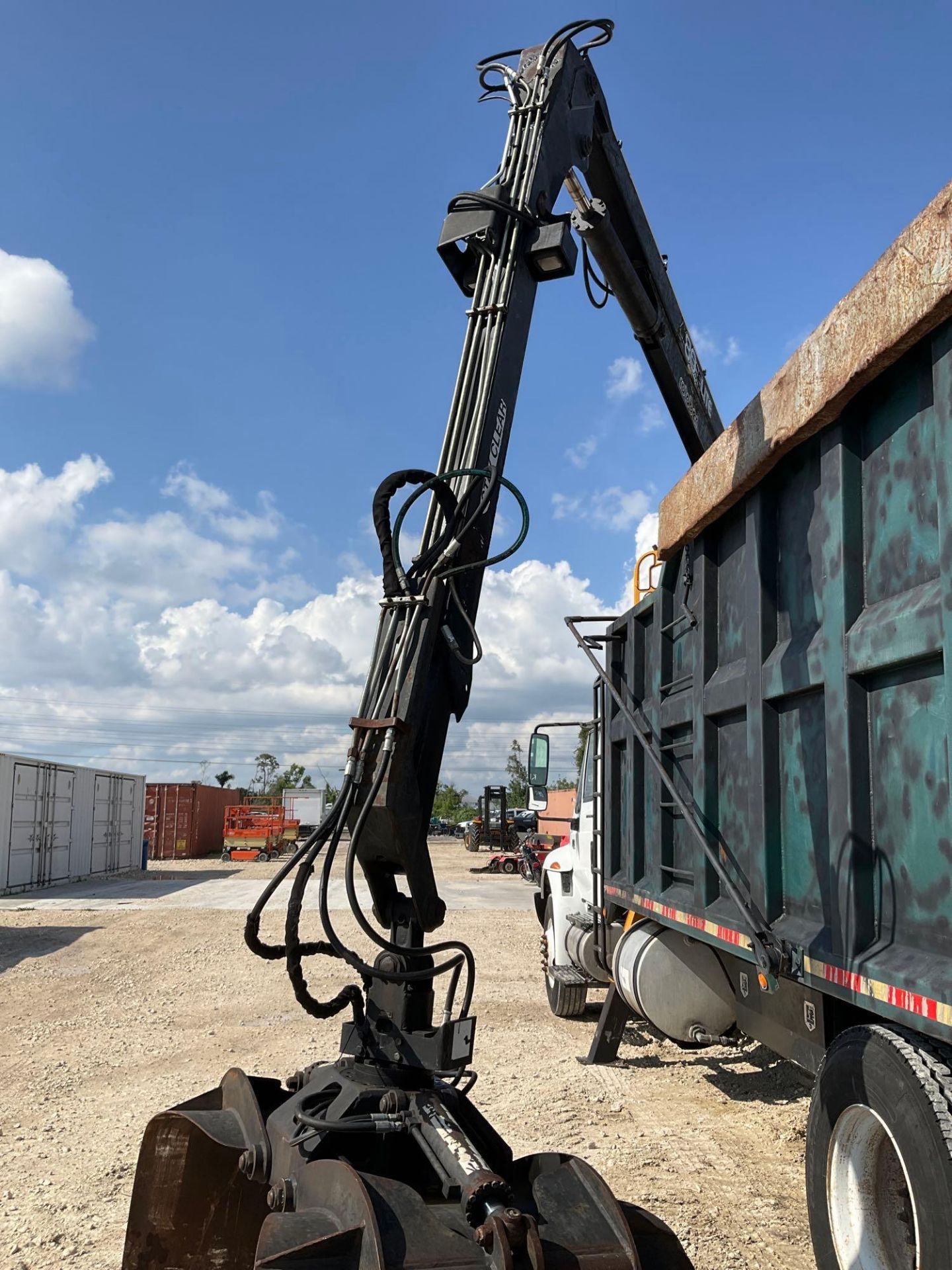 2006 International 4300 Rotobec 80 Elite Grapple Debris Truck - Image 21 of 51