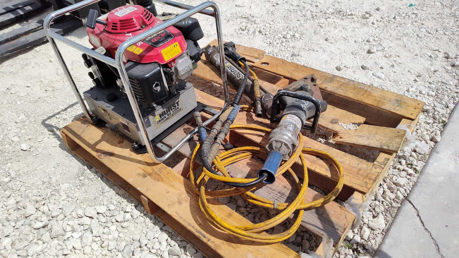 Hurst Jaws of Life Pump with Attachments - Image 3 of 12