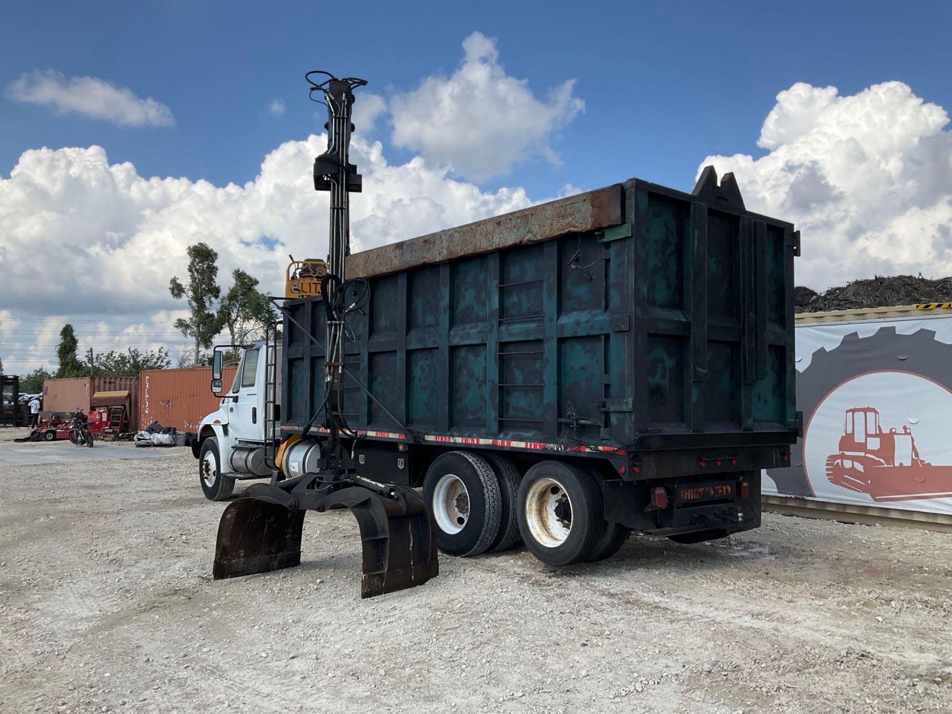 2006 International 4300 Rotobec 80 Elite Grapple Debris Truck - Image 4 of 51