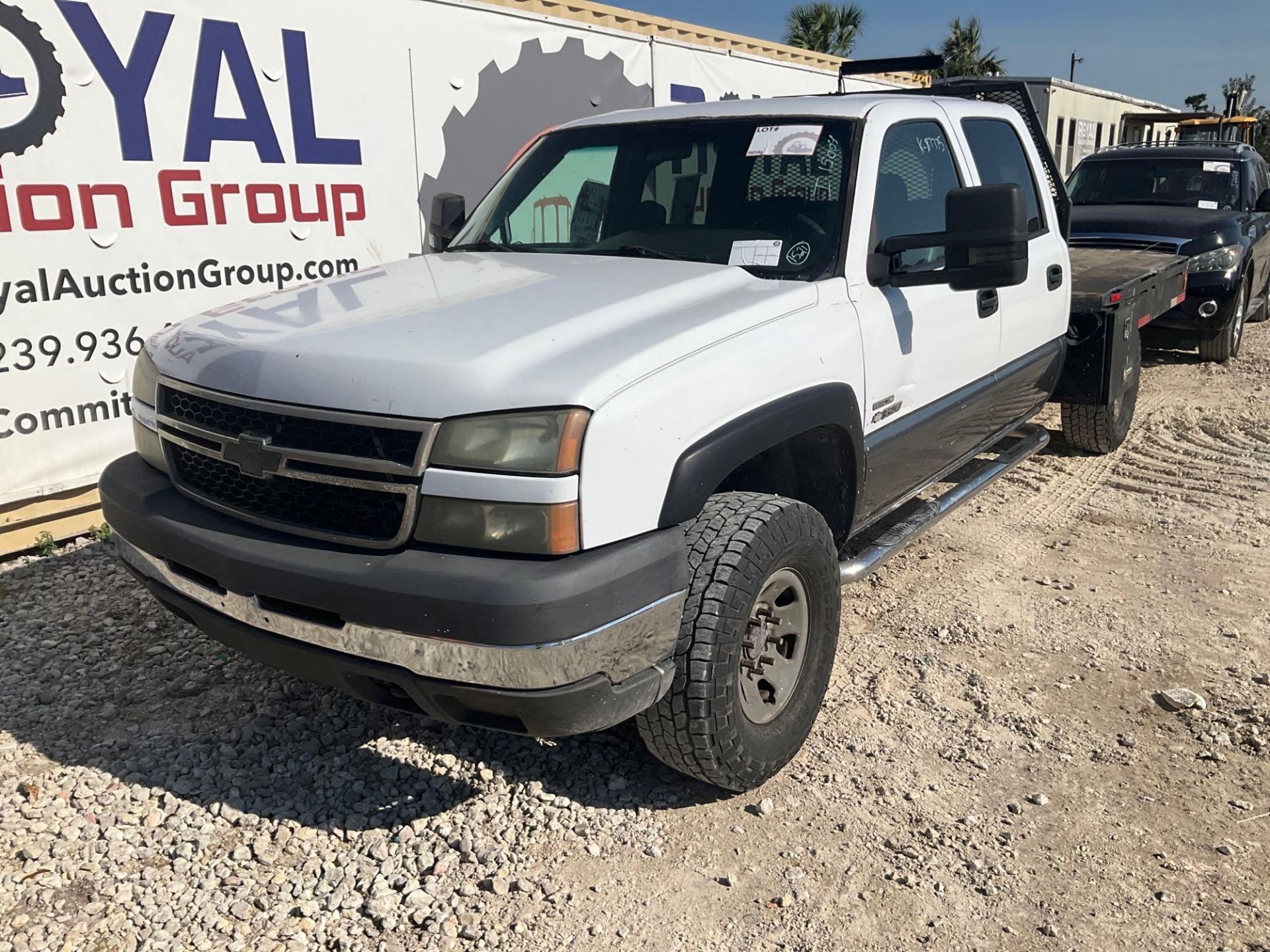 2007 Chevrolet 3500 4X4 Flatbed Truck