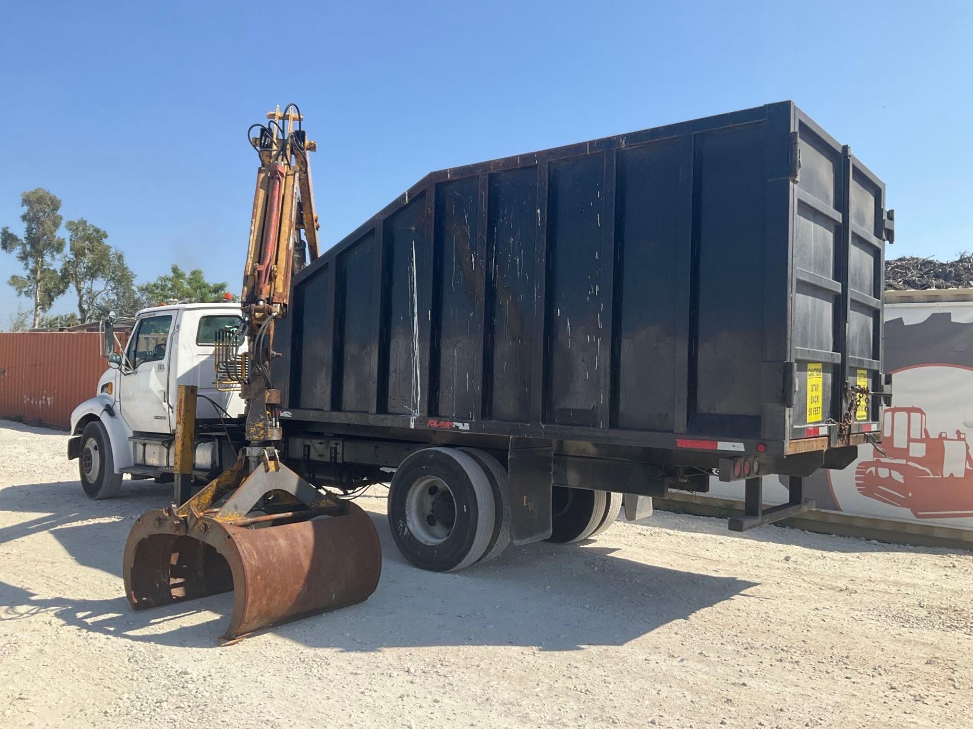 2005 Sterling Acterra Grapple Debris Dump Truck - Image 4 of 29