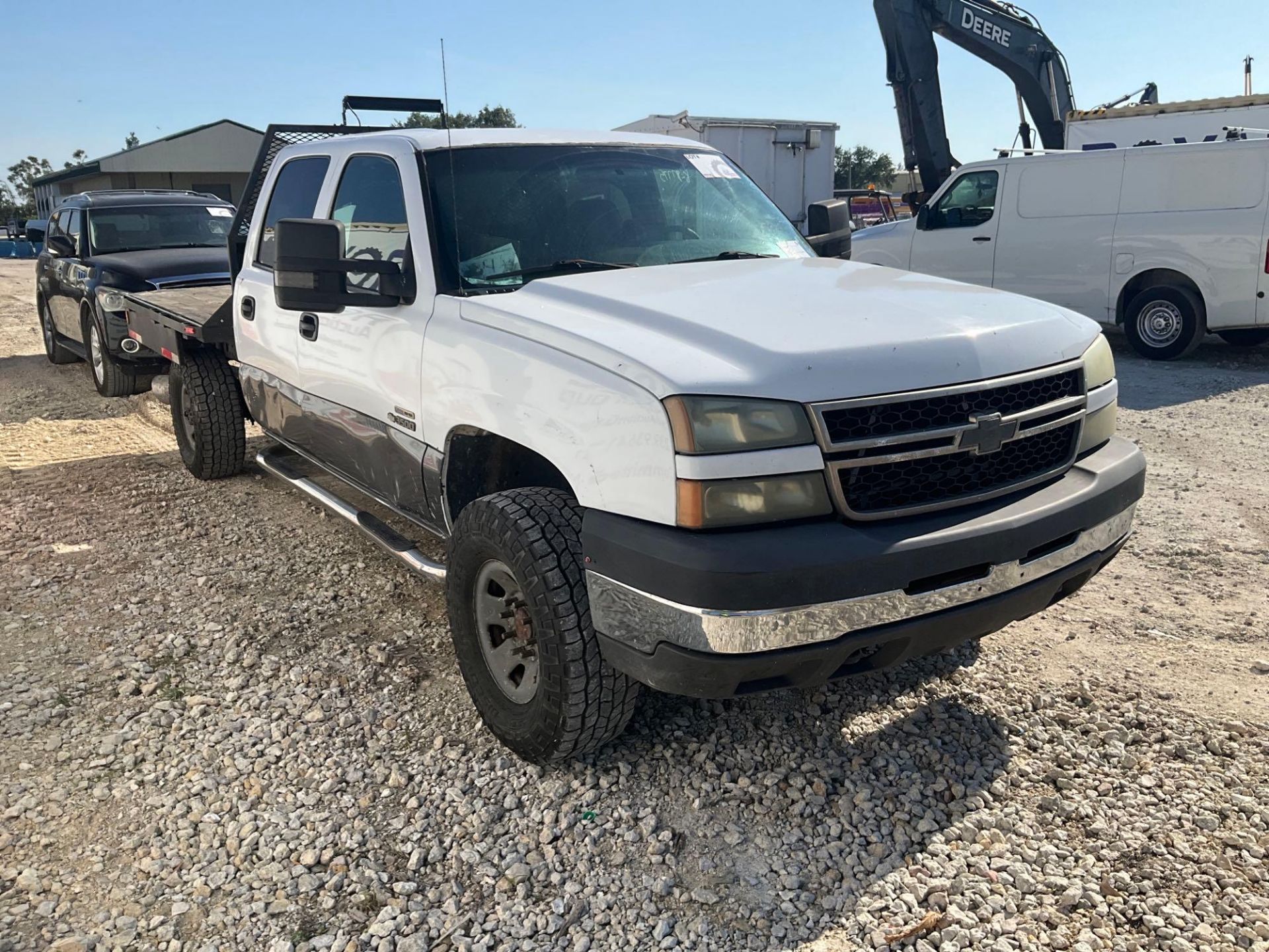 2007 Chevrolet 3500 4X4 Flatbed Truck - Image 2 of 30