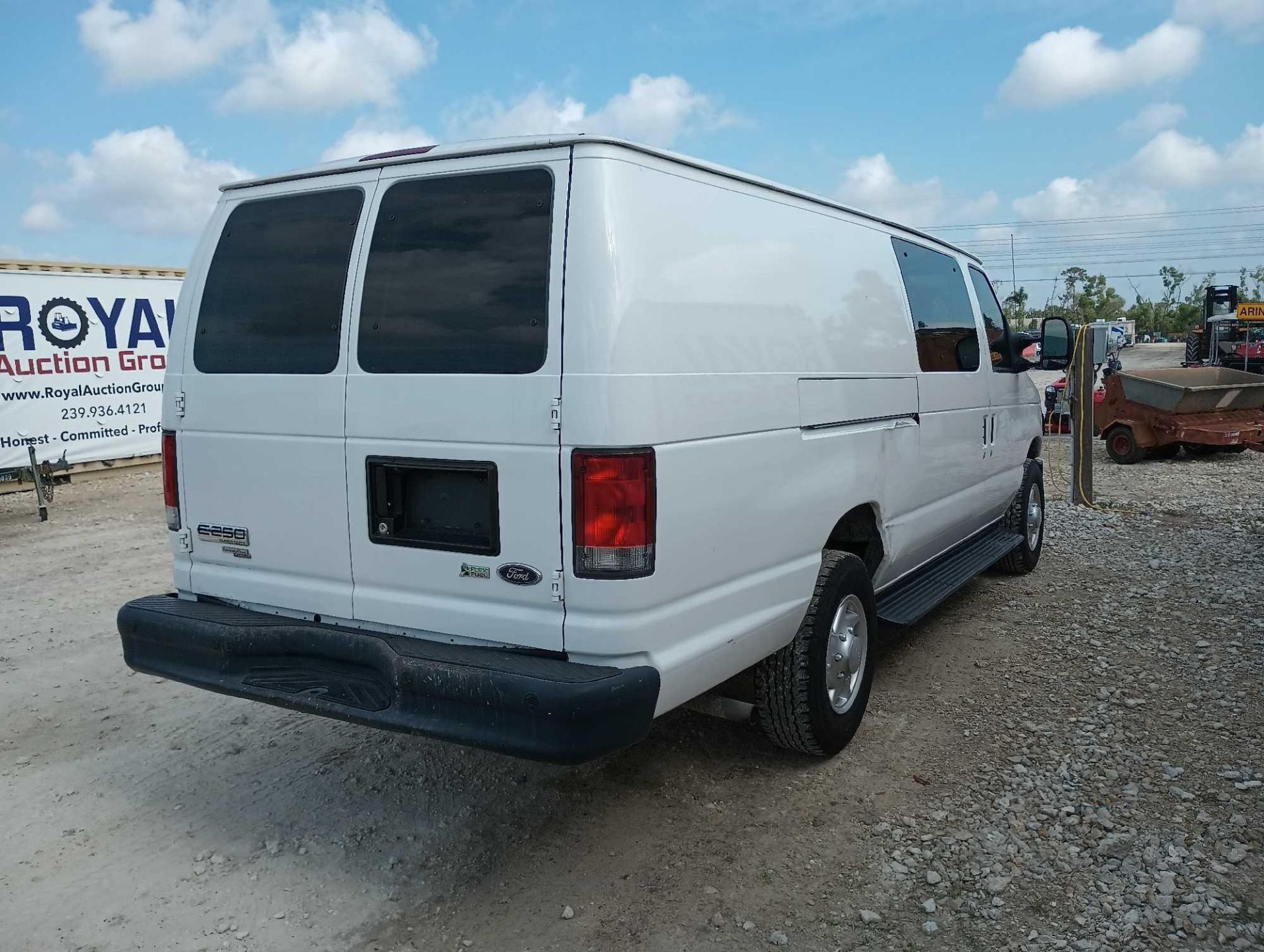 2014 Ford E350 Extended Cargo Van - Image 4 of 24