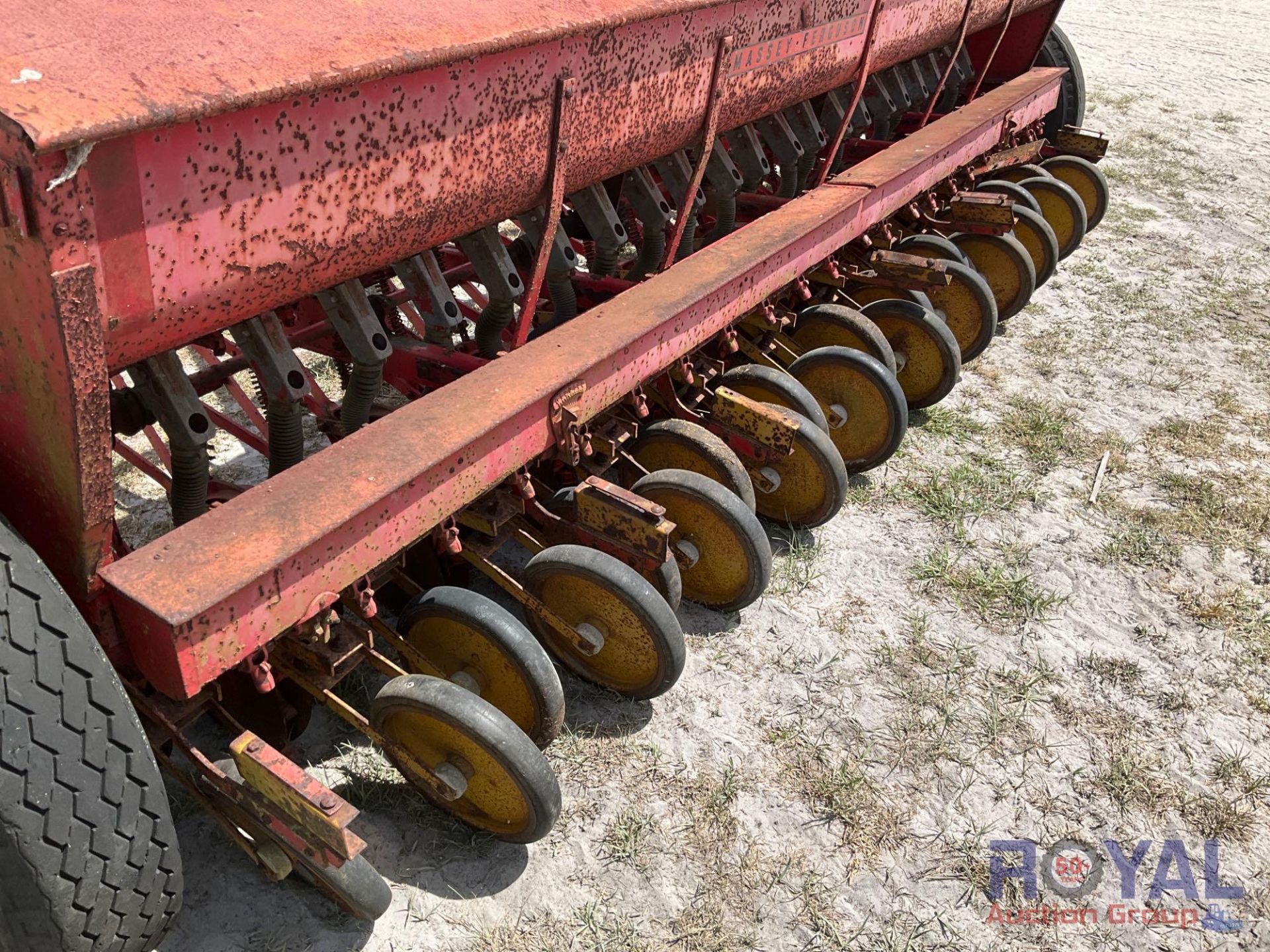 Massey Ferguson 43 Planting Grain Drill - Image 9 of 12