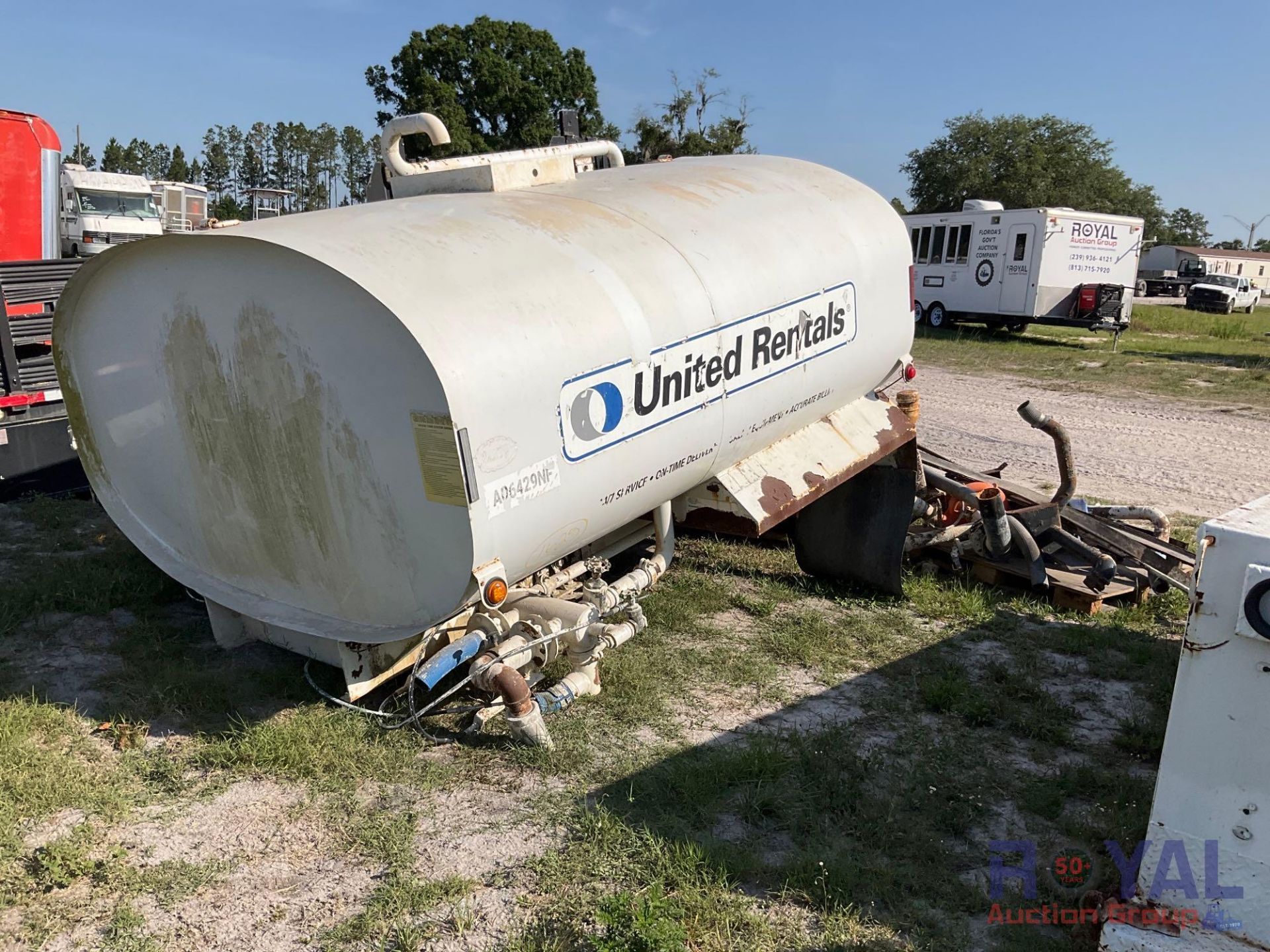 Tank Body With hoses and pump - Image 3 of 13