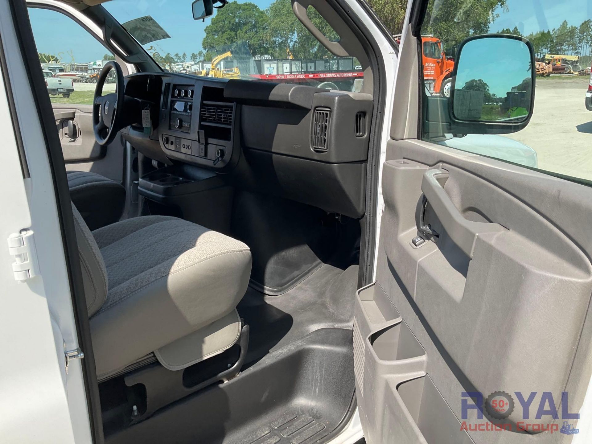 2021 GMC Savana Cargo Van - Image 27 of 27