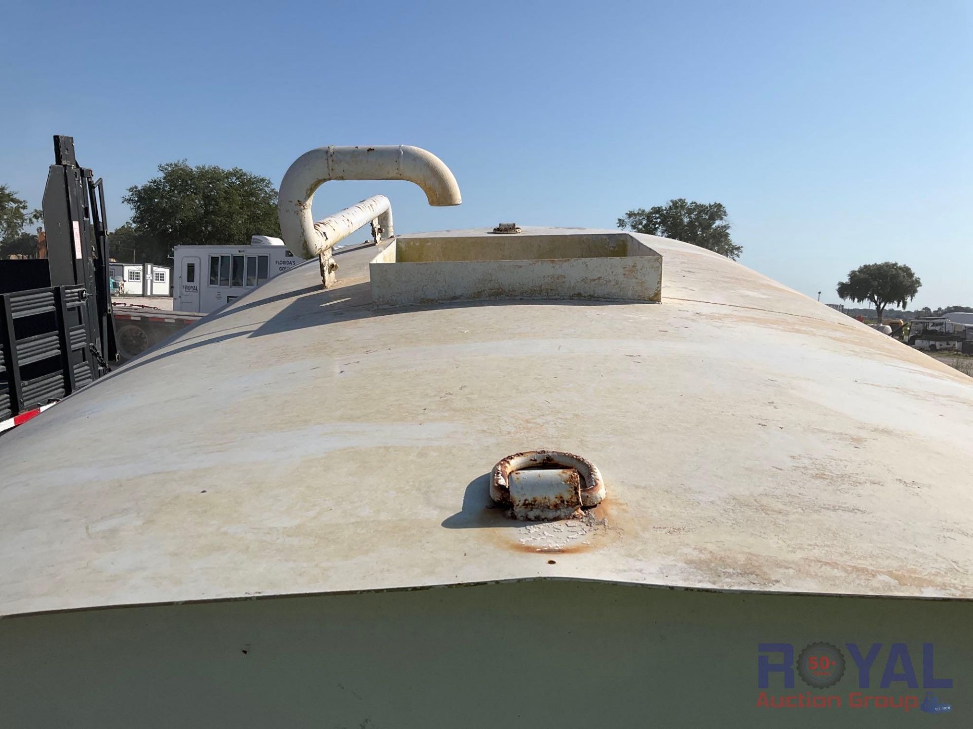 Tank Body With hoses and pump - Image 10 of 13