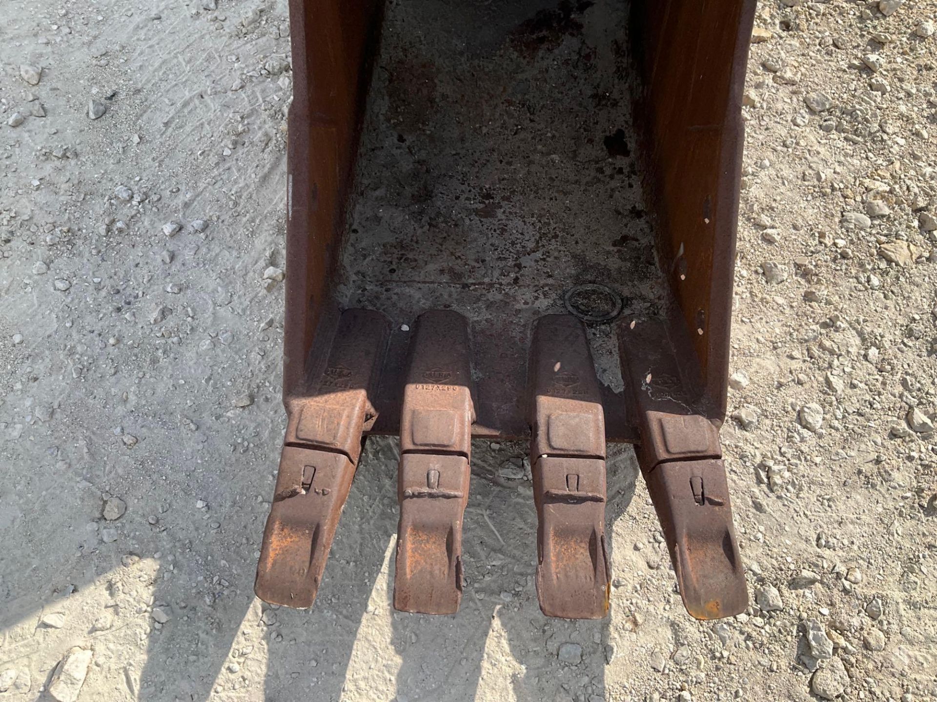 TAG 21 Inch Channel Excavator Bucket with Teeth - Image 5 of 10