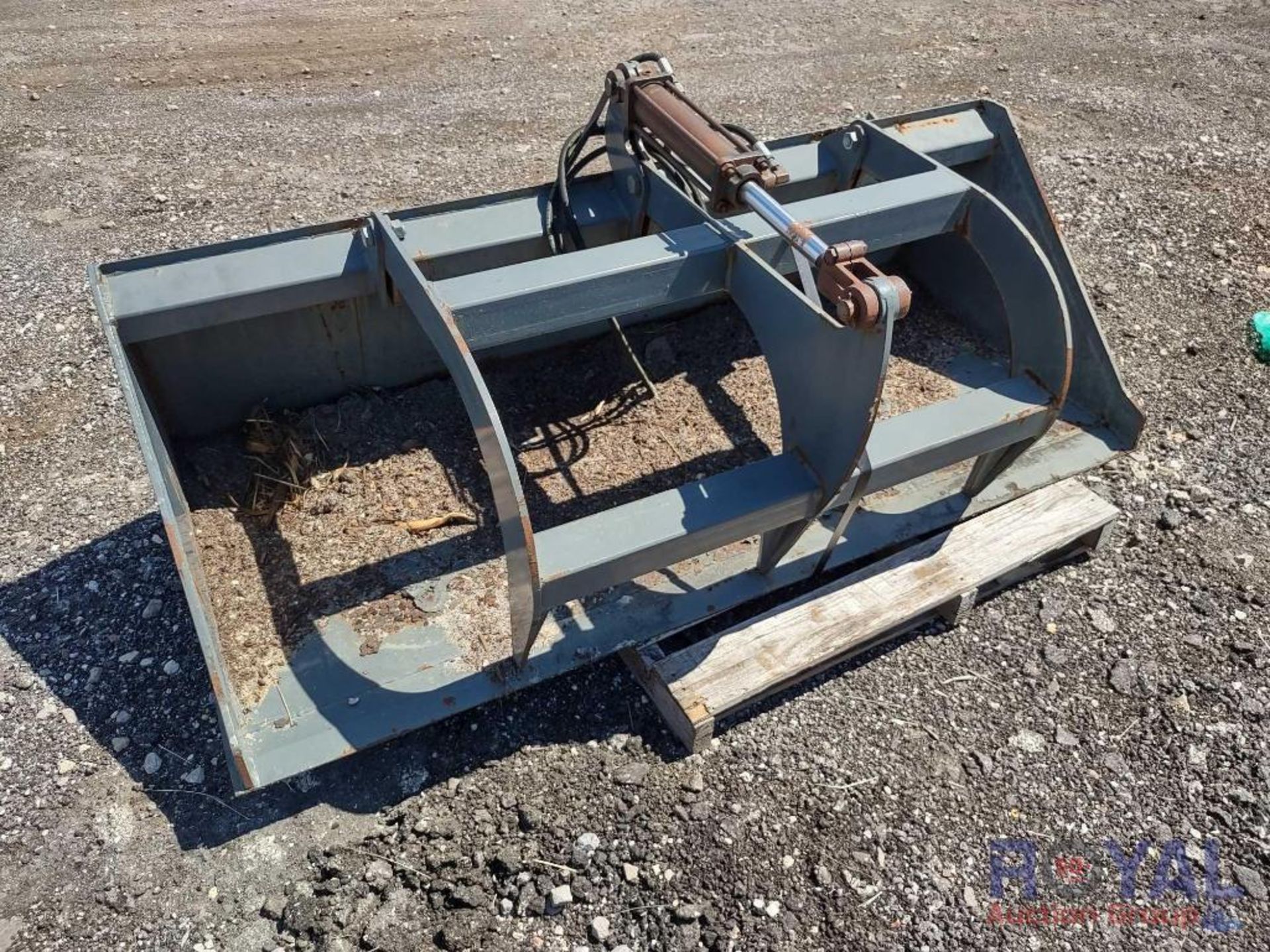 Skid Steer Grapple Bucket