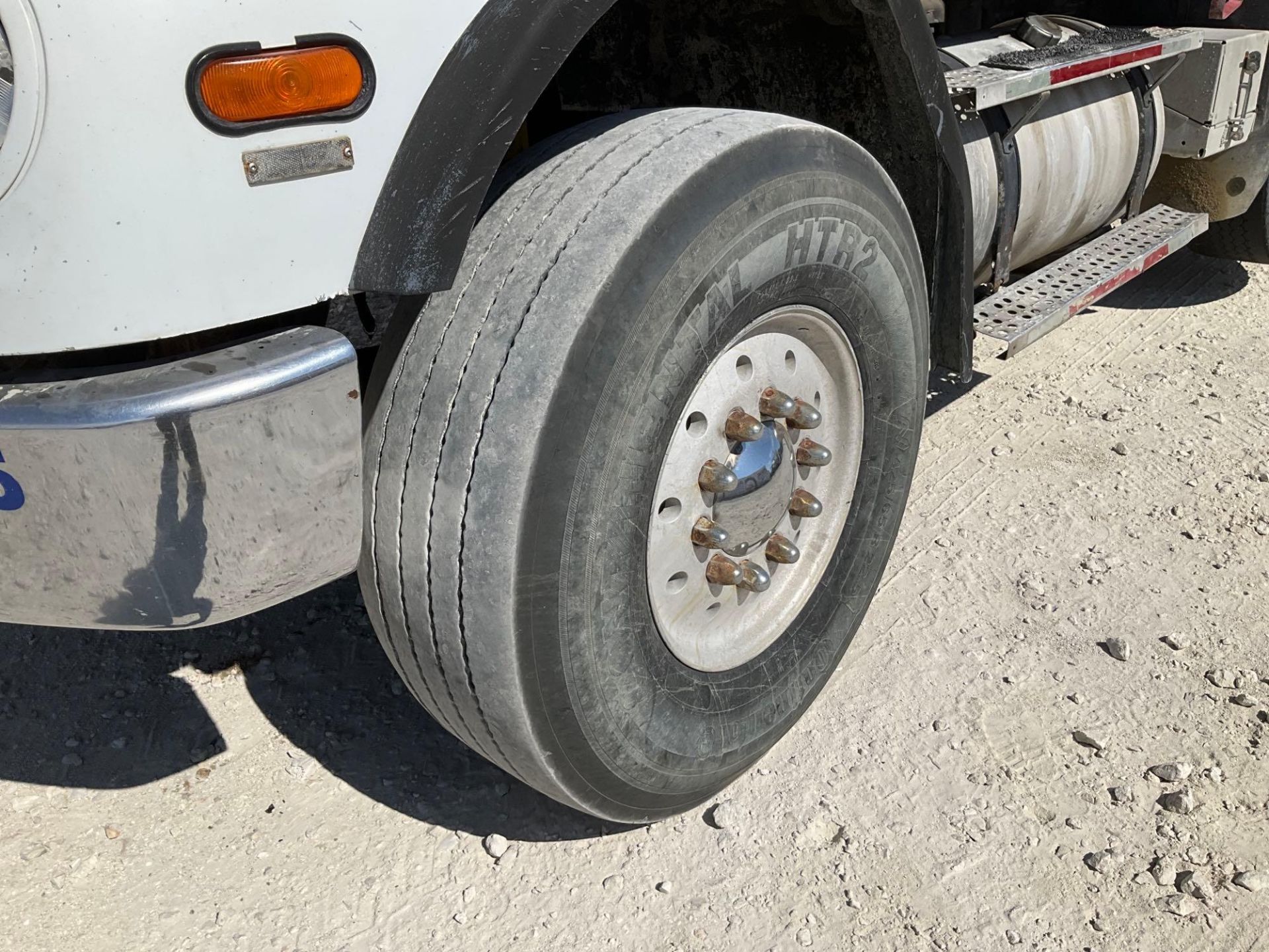 2000 Freightliner Dump Truck - Image 31 of 38