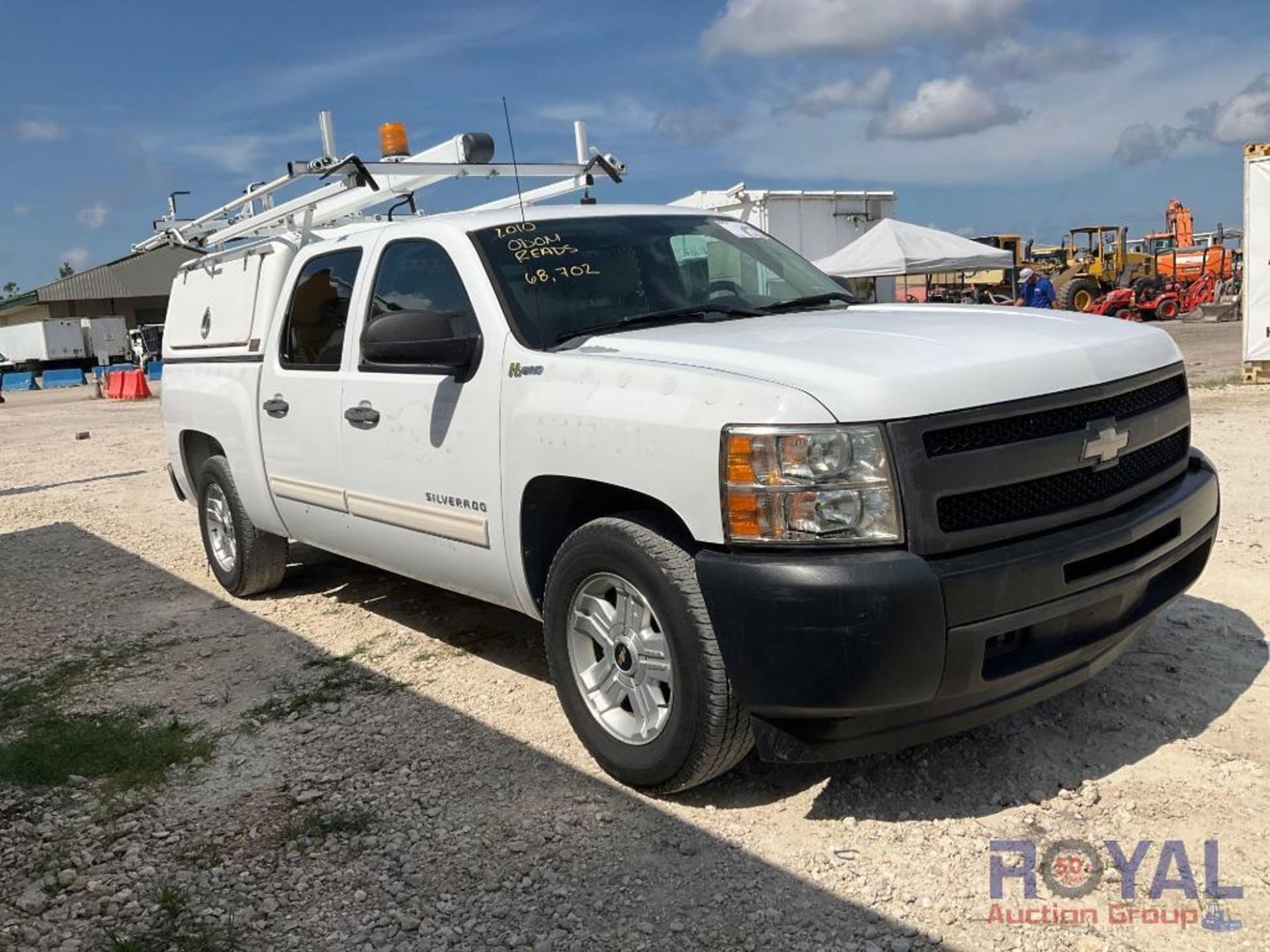 2011 Chevrolet Silverado Hybrid - Image 2 of 36