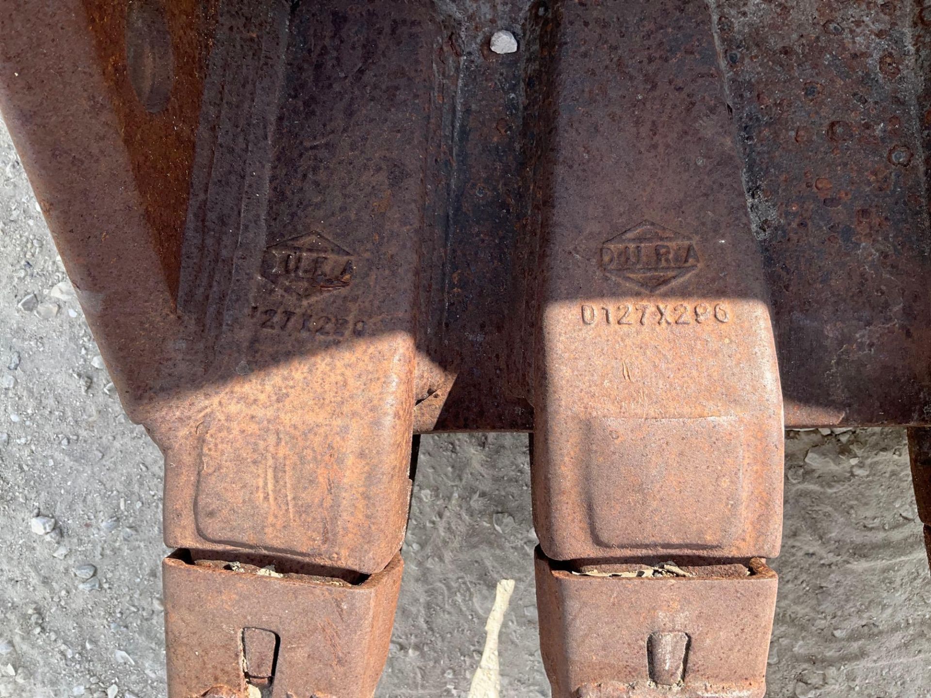 TAG 21 Inch Channel Excavator Bucket with Teeth - Image 6 of 10