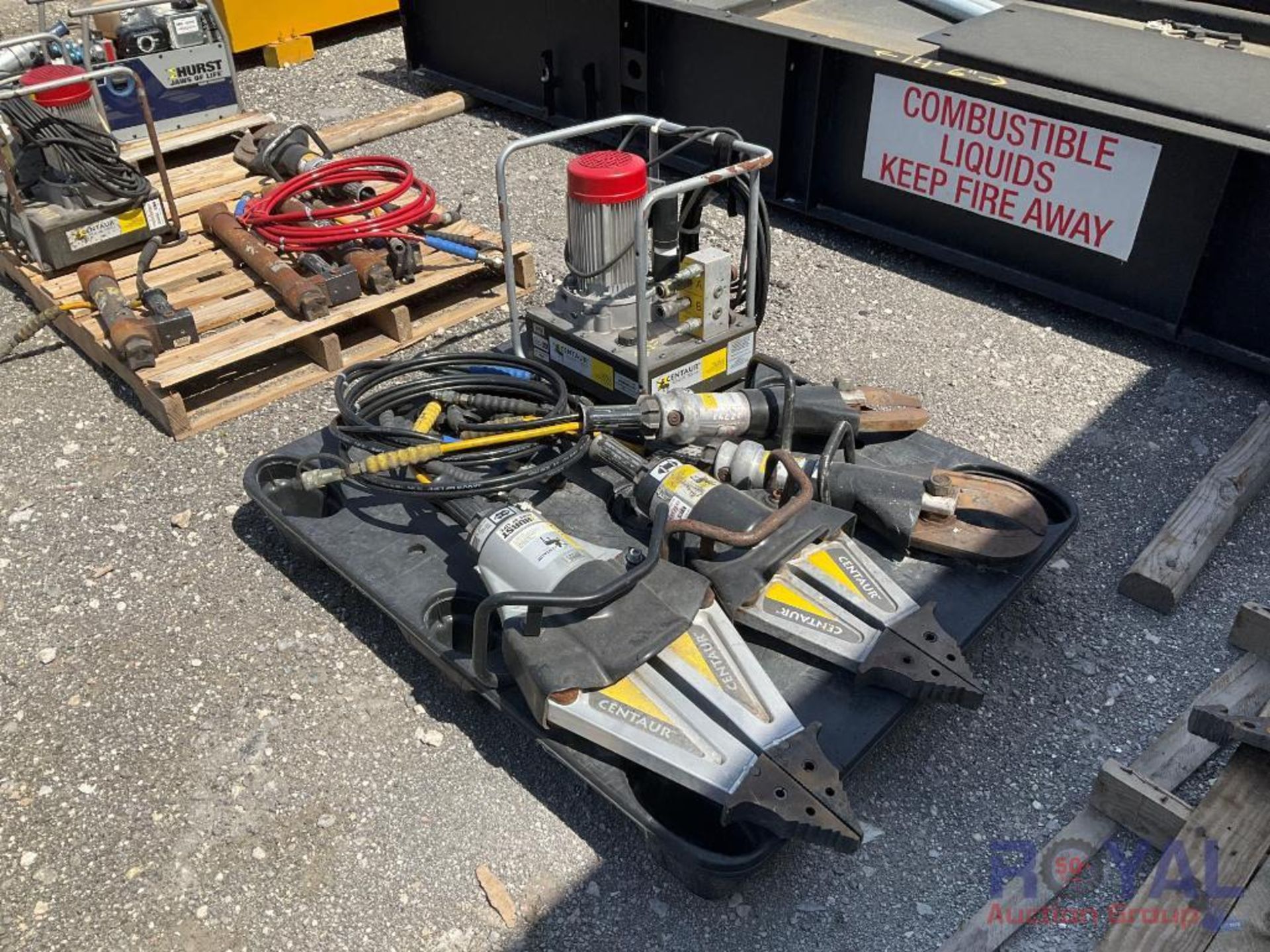 Centaur Jaws of Life and Hydraulic Tools with pump - Image 2 of 6