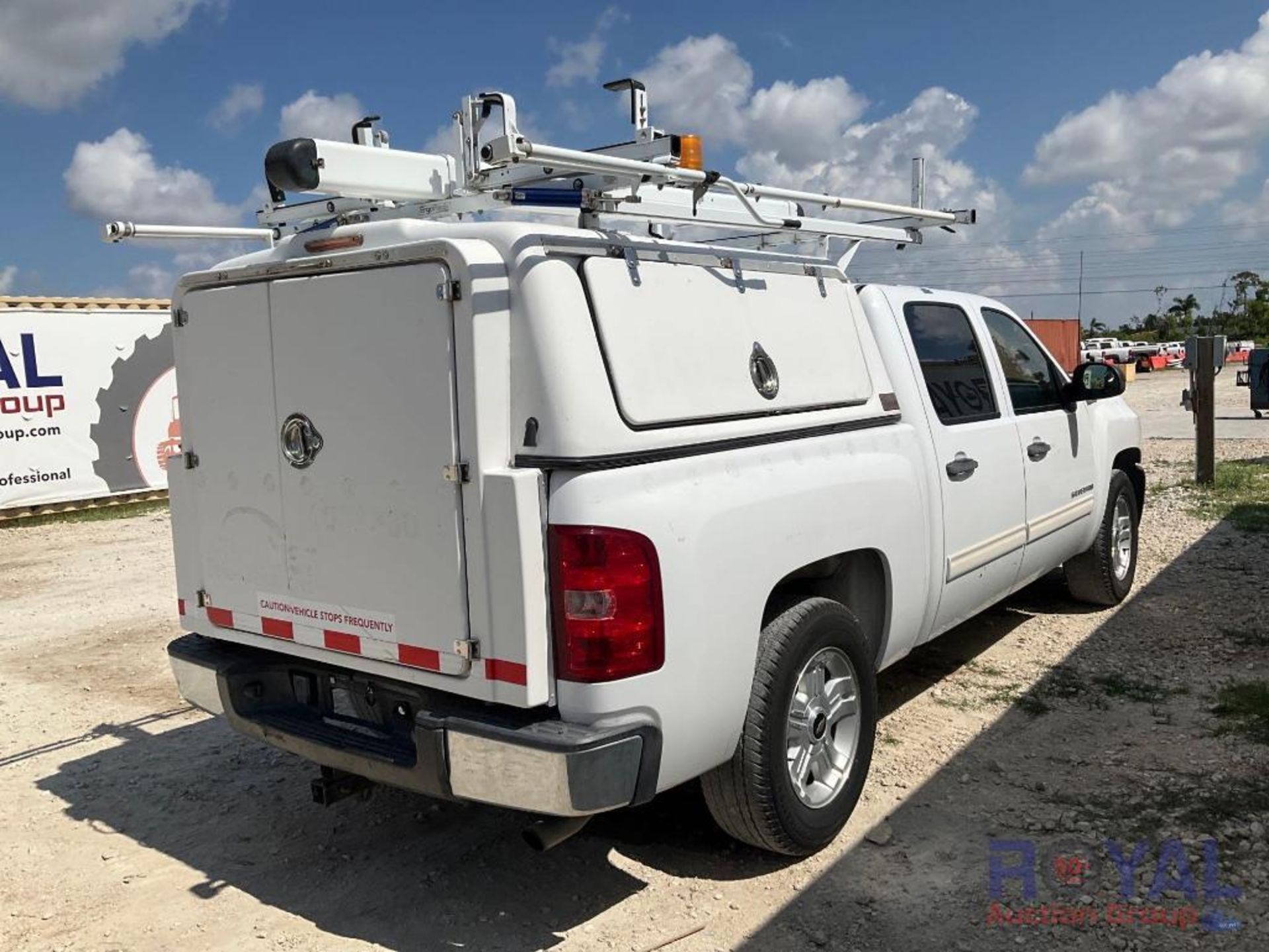 2011 Chevrolet Silverado Hybrid - Image 3 of 36