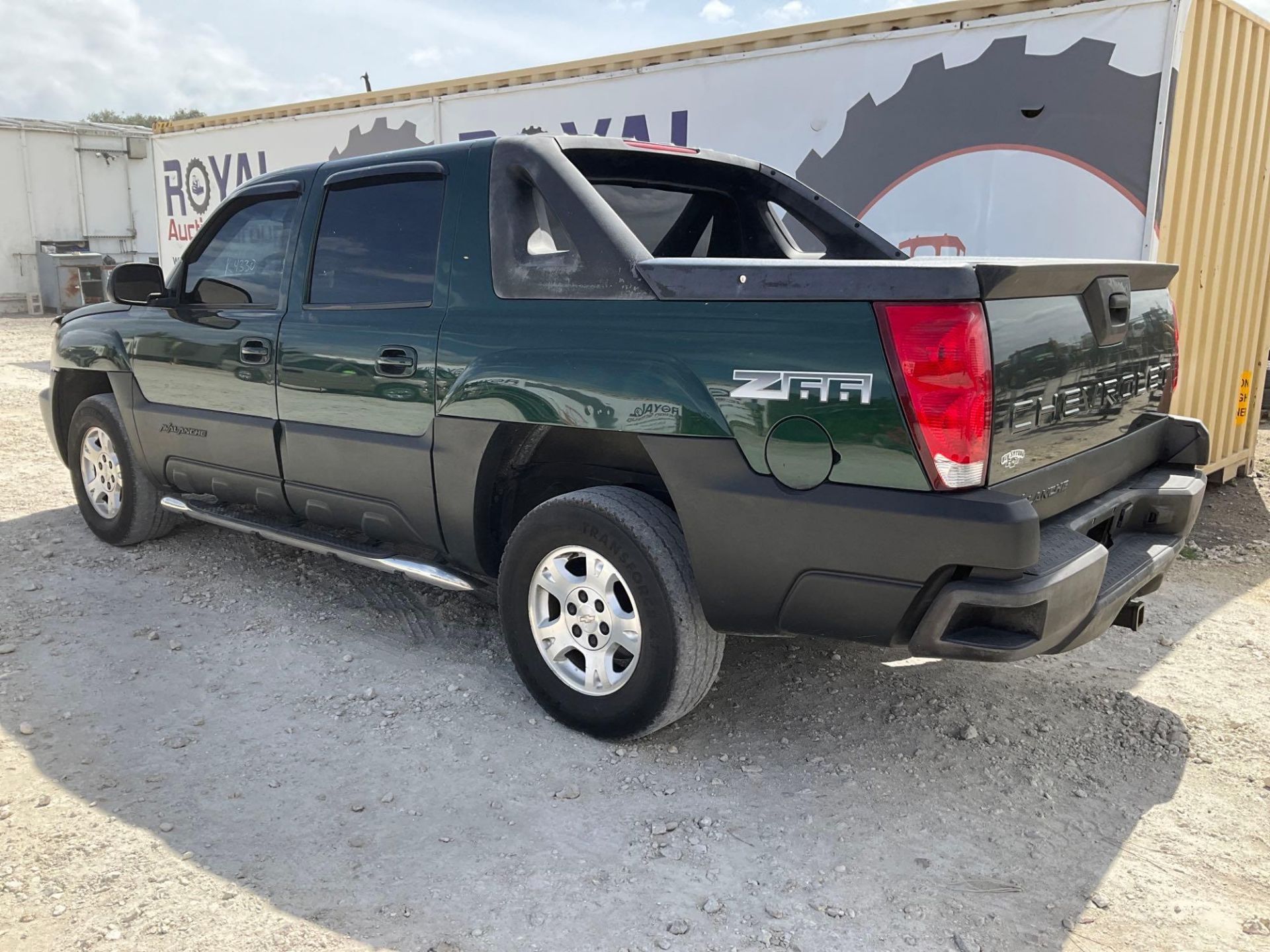 2004 Chevrolet Avalanche Pickup Truck - Image 4 of 37