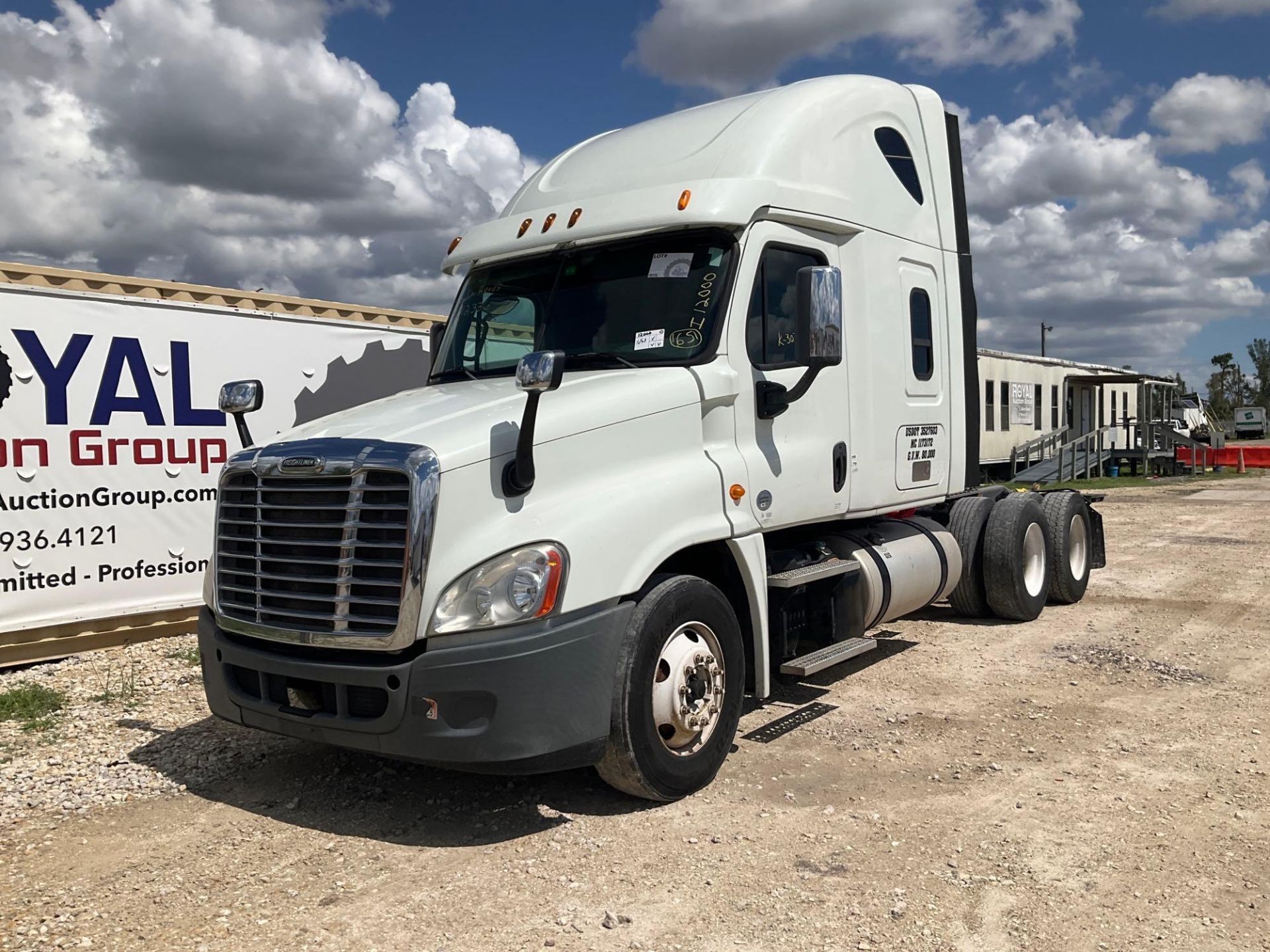 2014 Freightliner Cascadia Truck Tractor