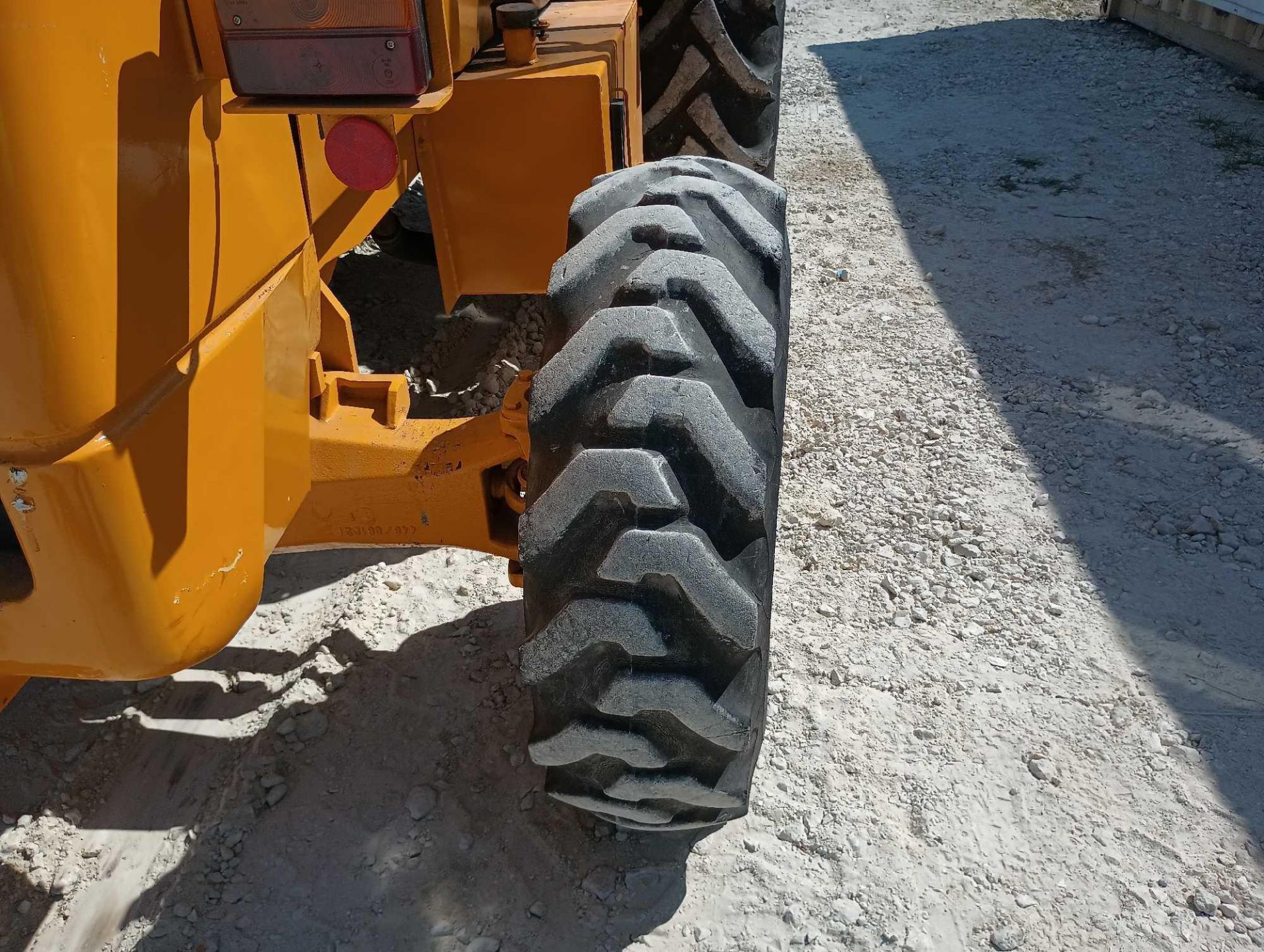 JCB 926 6,000lbs 4x4 straight mast Rough Terrain Forklift - Image 27 of 27