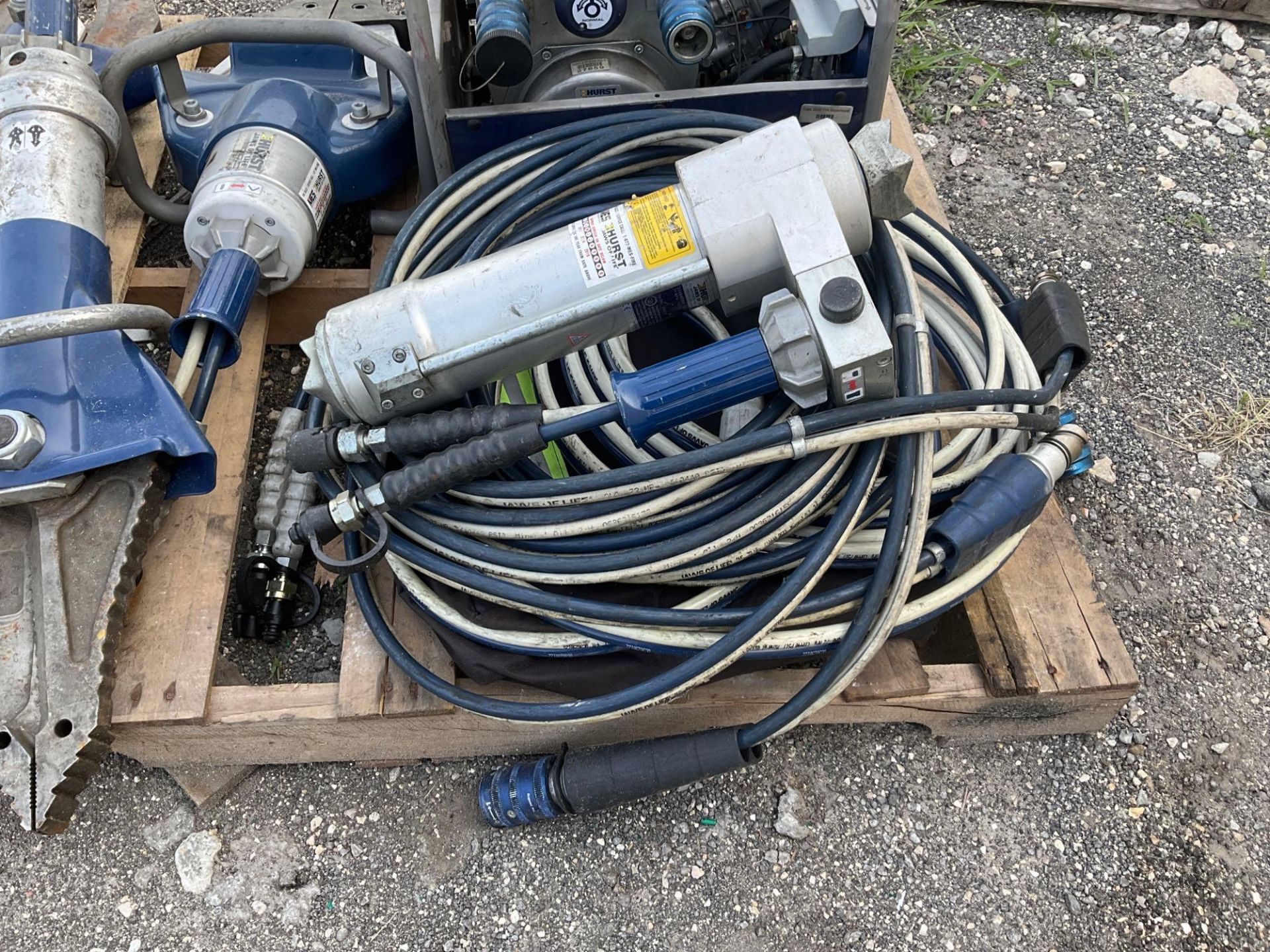 Centaur/ Hurst Jaws of Life and Hydraulic Tools with pump - Image 6 of 8