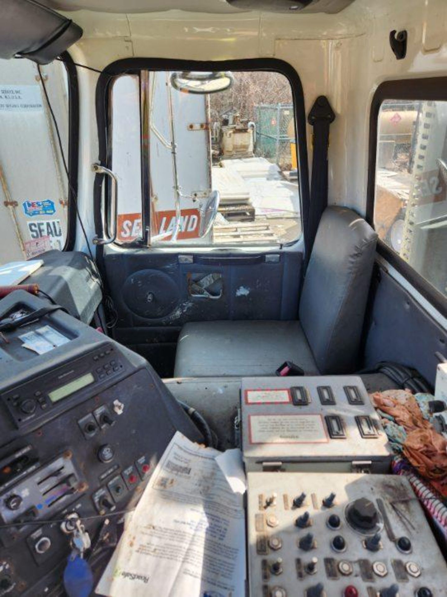 2003 Autocar Roadway Stripping Paint Truck - Image 13 of 20