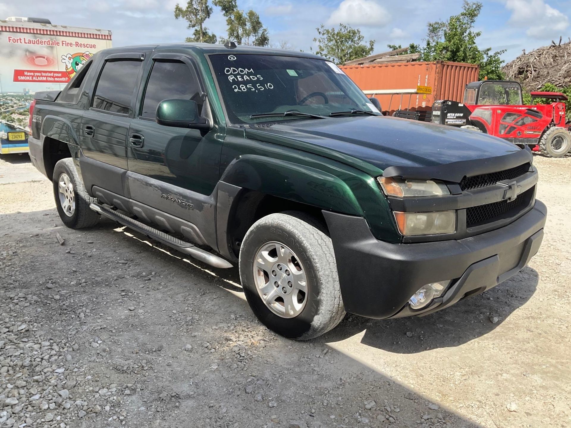 2004 Chevrolet Avalanche Pickup Truck - Image 2 of 37