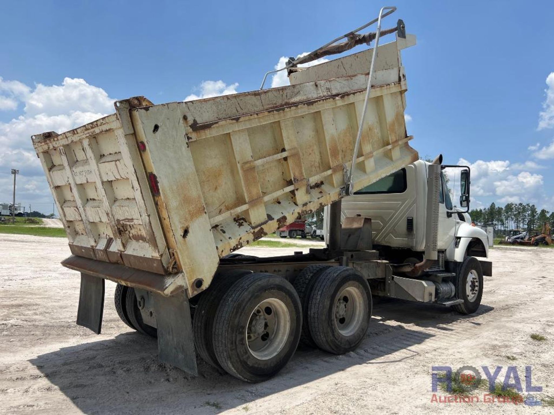 2013 International 7400 T/A Dump Truck - Image 3 of 38