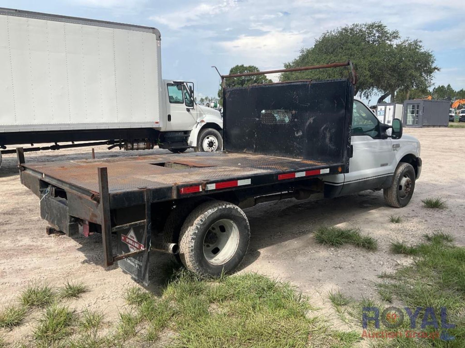 2007 Ford F-350 Flatbed Truck - Image 3 of 23