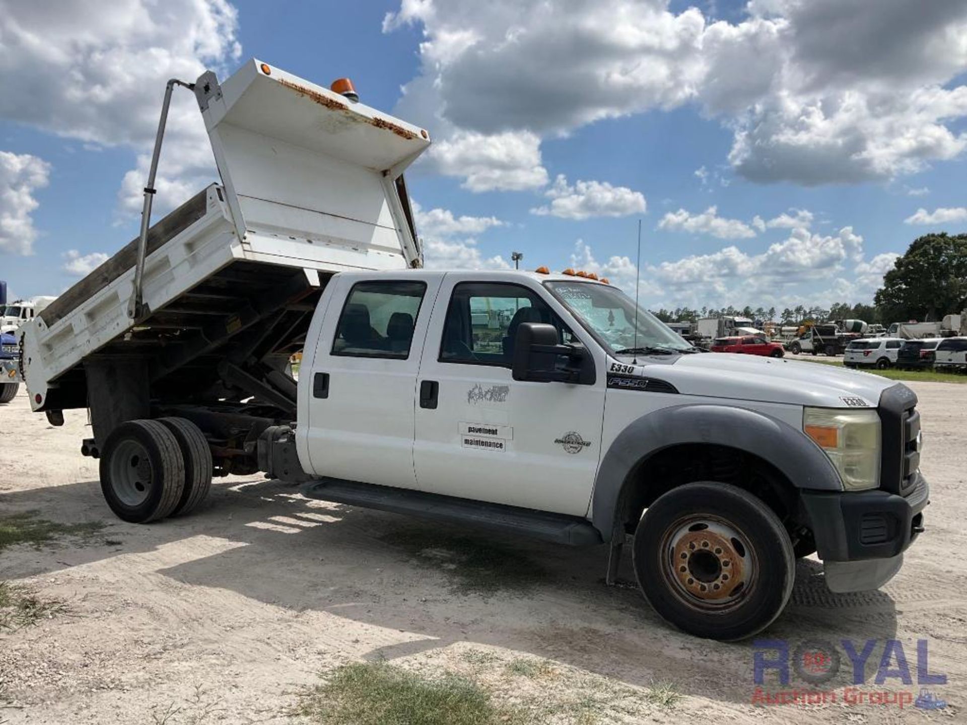 2011 Ford F-550 Mason Dump Truck - Image 2 of 29