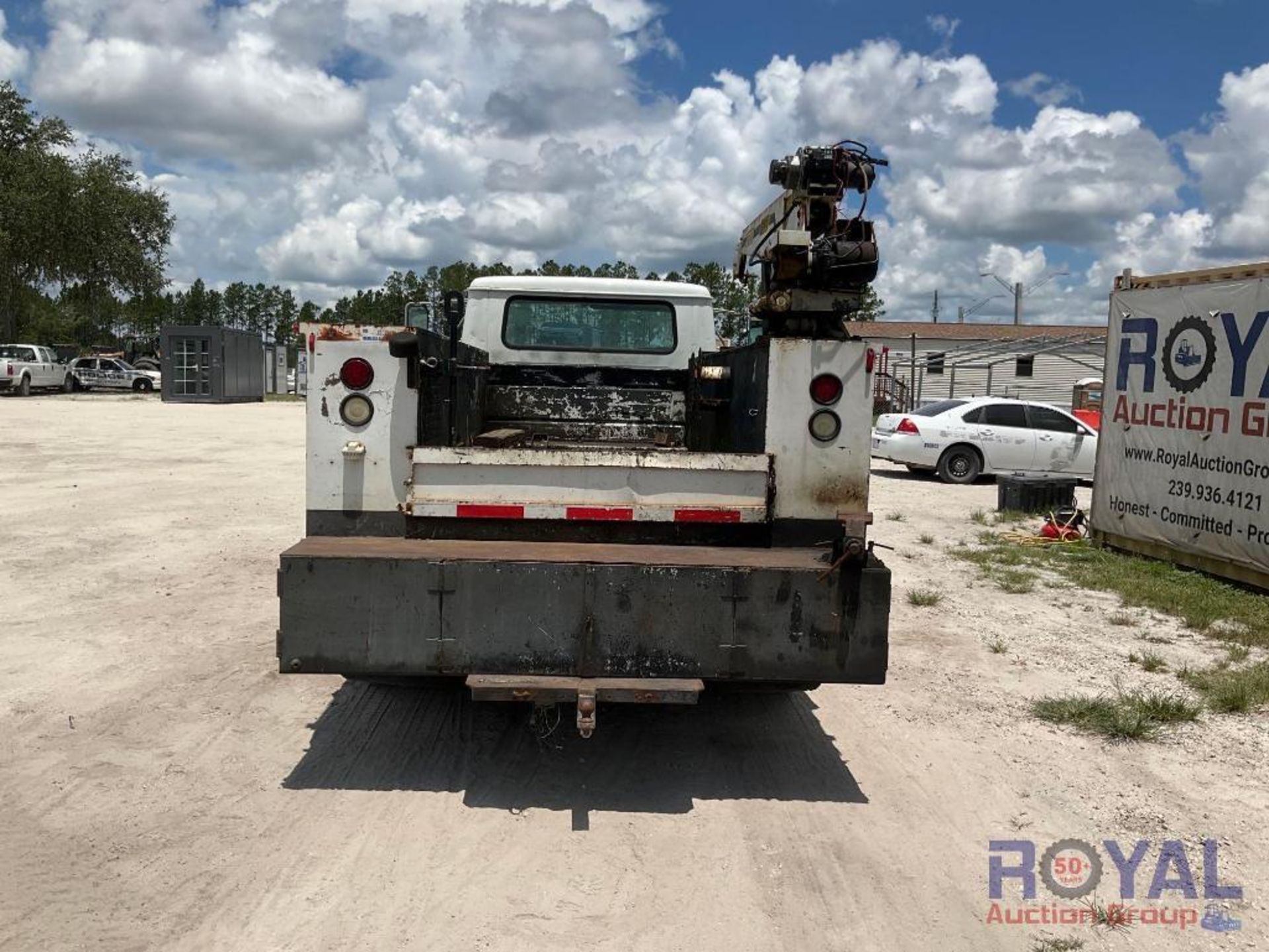 1997 International Service Crane Truck - Image 15 of 29