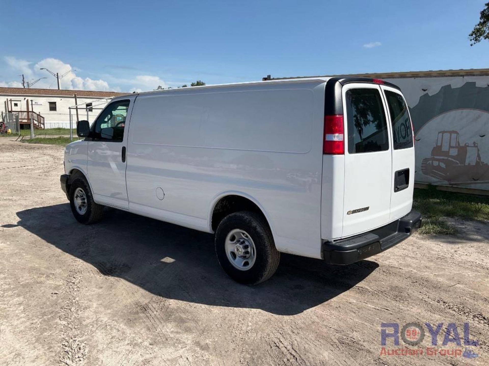 2021 Chevrolet Express Cargo Van - Image 4 of 25