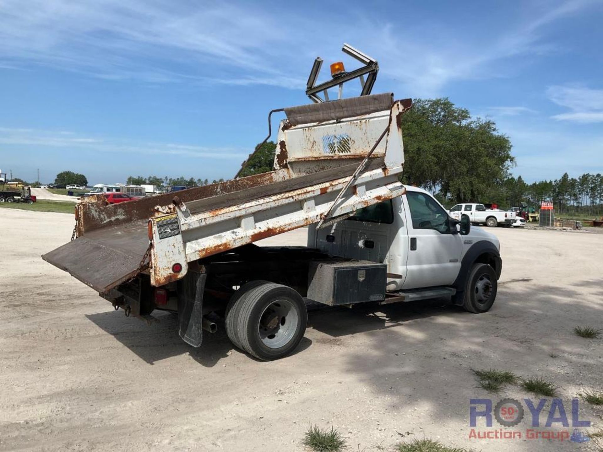 2007 Ford F-550 Mason Dump Truck - Image 3 of 27