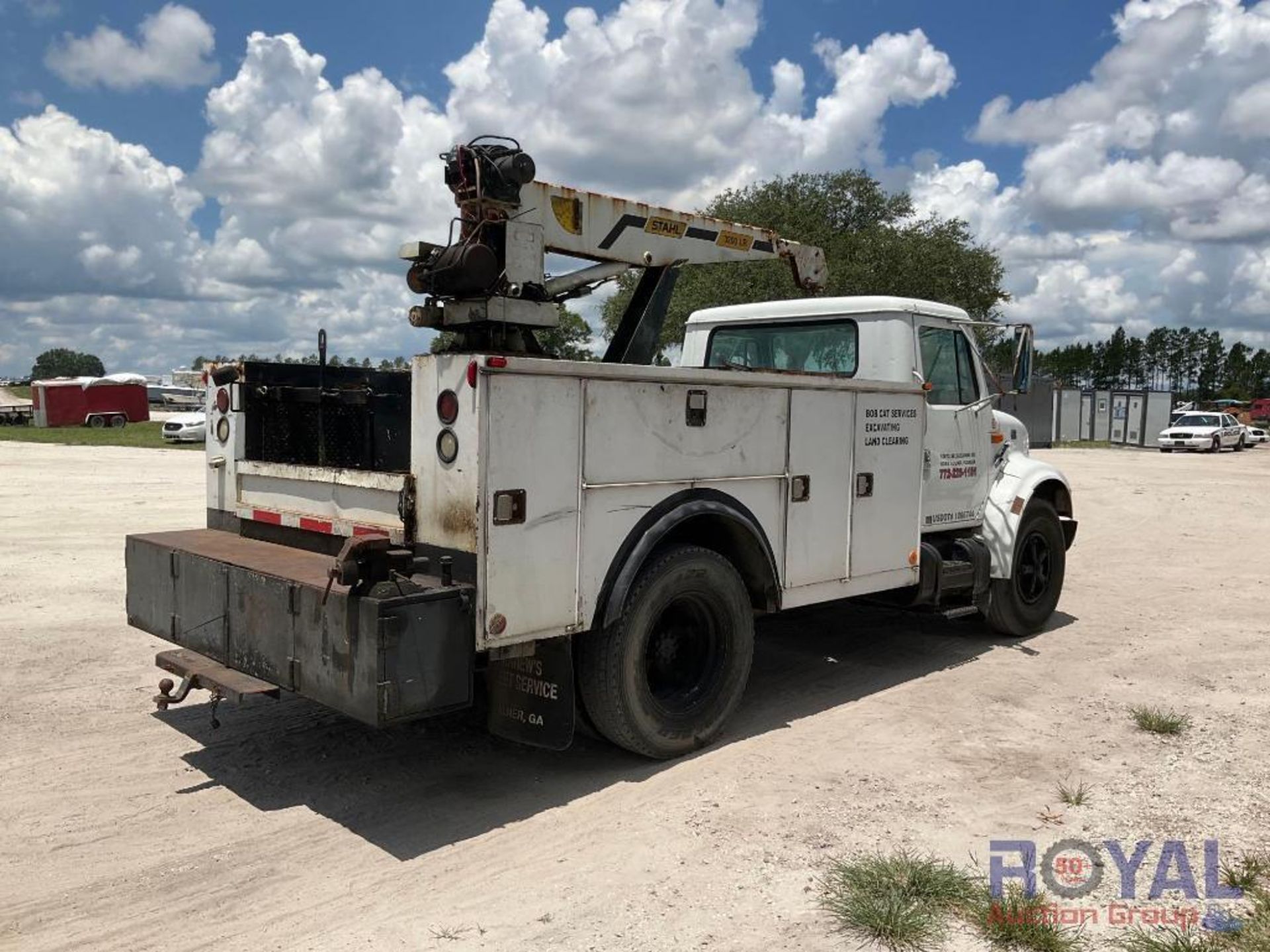 1997 International Service Crane Truck - Image 3 of 29