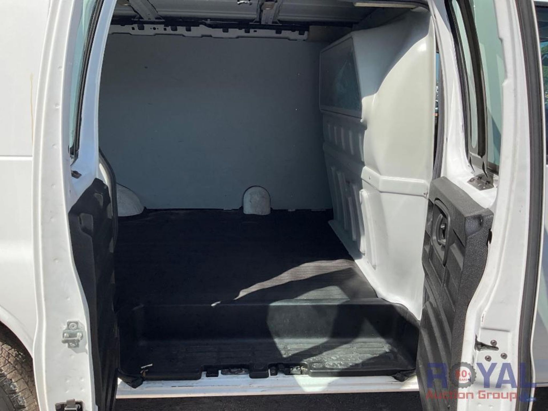 2021 Chevrolet Express Cargo Van - Image 15 of 25