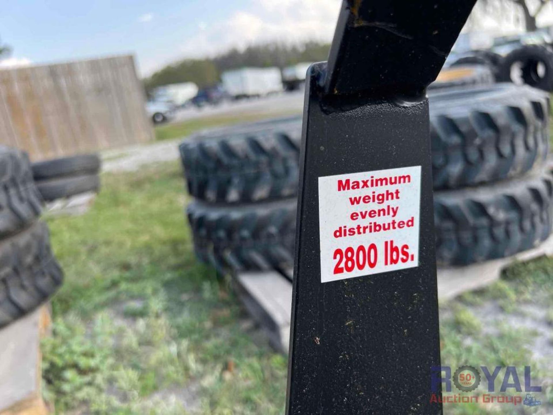 2023 48in Tomahawk Pallet Fork Skid Steer Attachment - Image 6 of 6