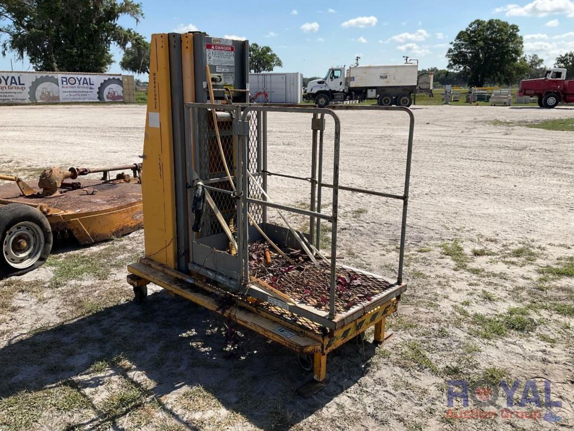 Bil-Jax Workforce XLT 1571 Personnel Lift - Image 2 of 10