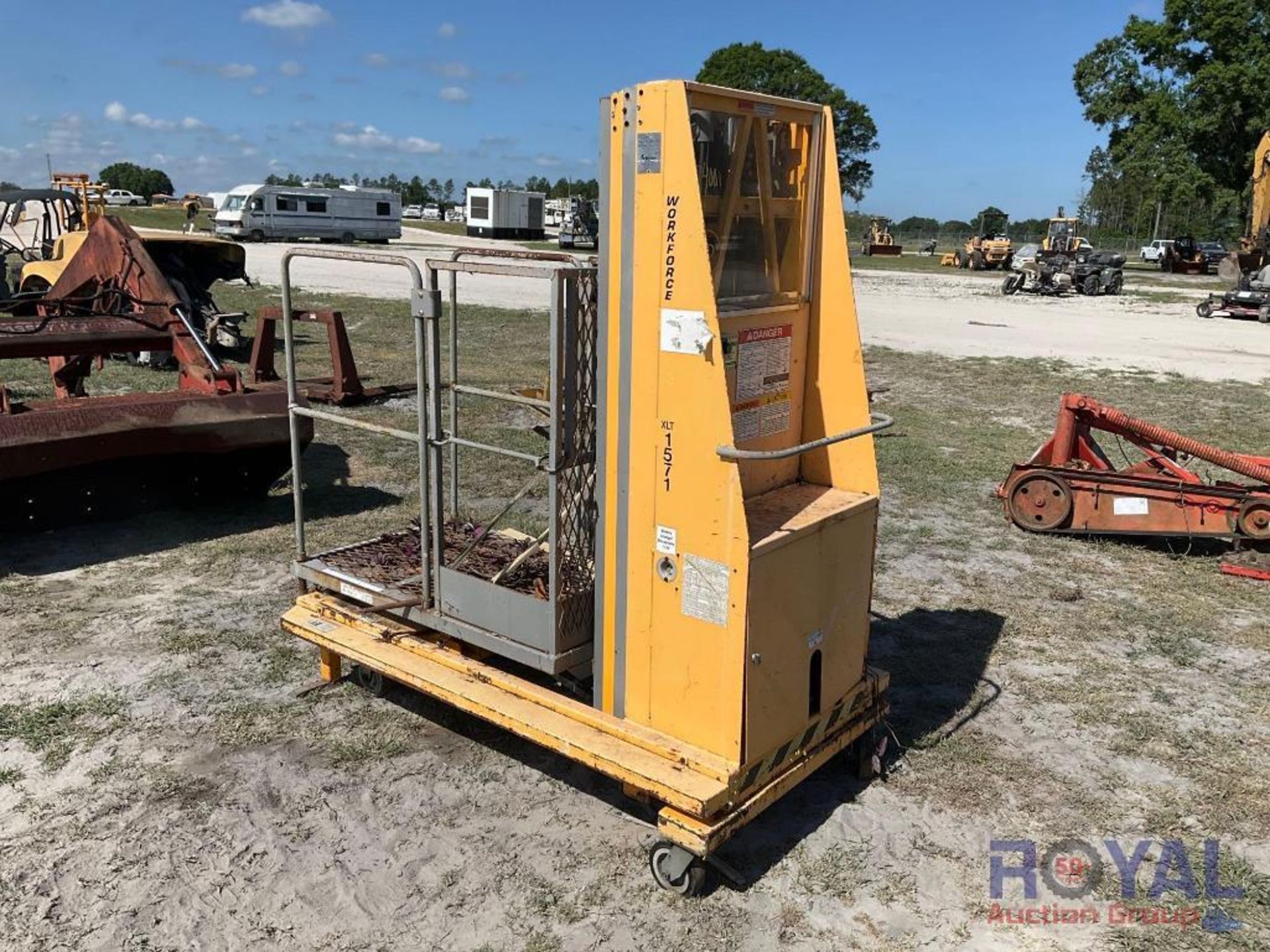 Bil-Jax Workforce XLT 1571 Personnel Lift - Image 4 of 10