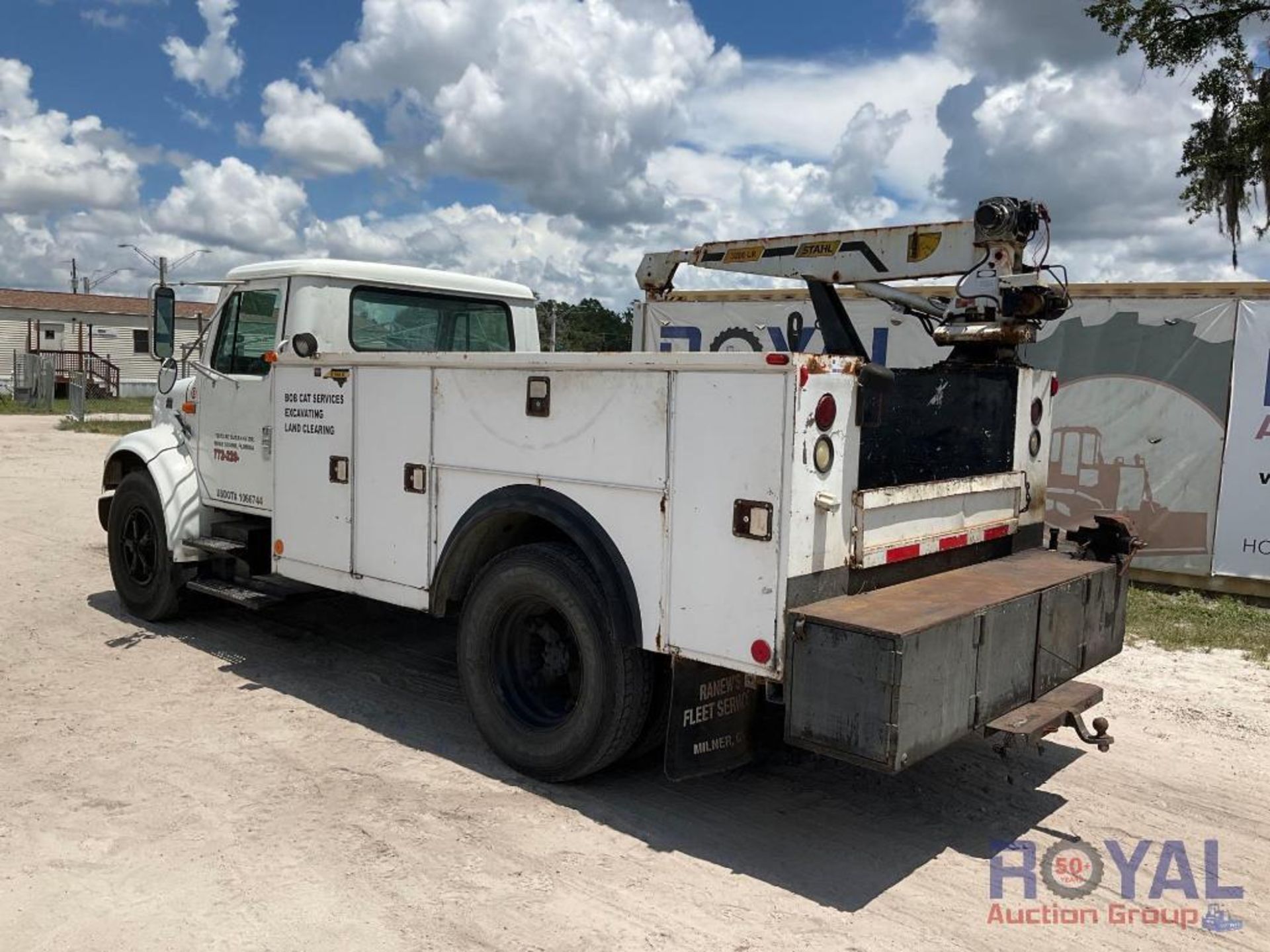 1997 International Service Crane Truck - Image 4 of 29