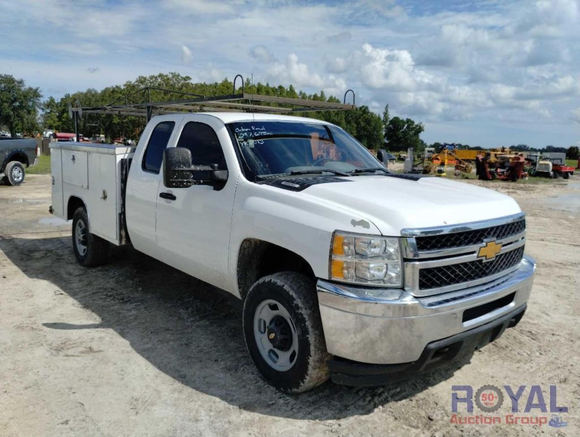 2013 Chevrolet 2500 Service Truck - Image 2 of 24