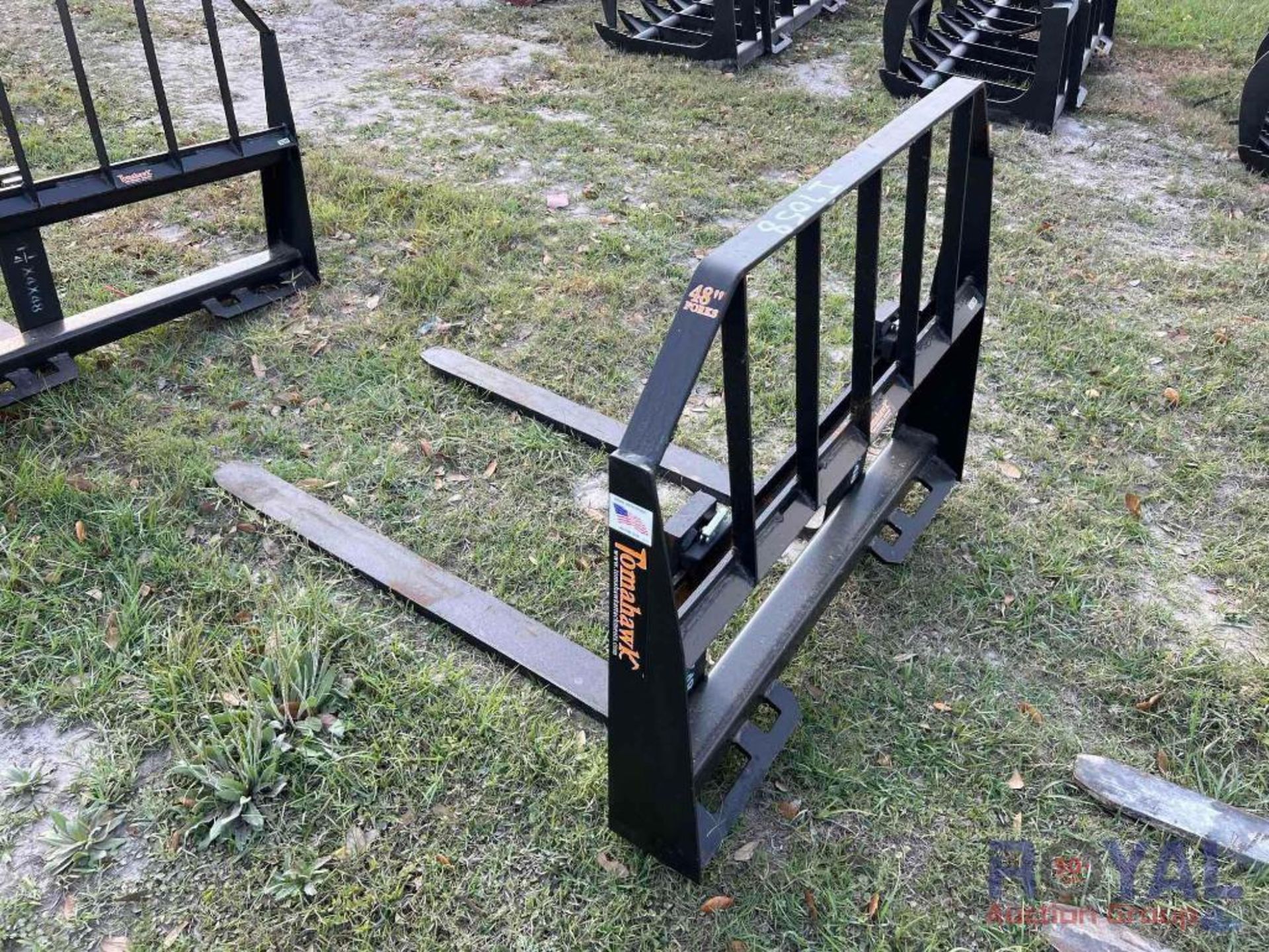 2023 48in Tomahawk Pallet Fork Skid Steer Attachment - Image 4 of 6