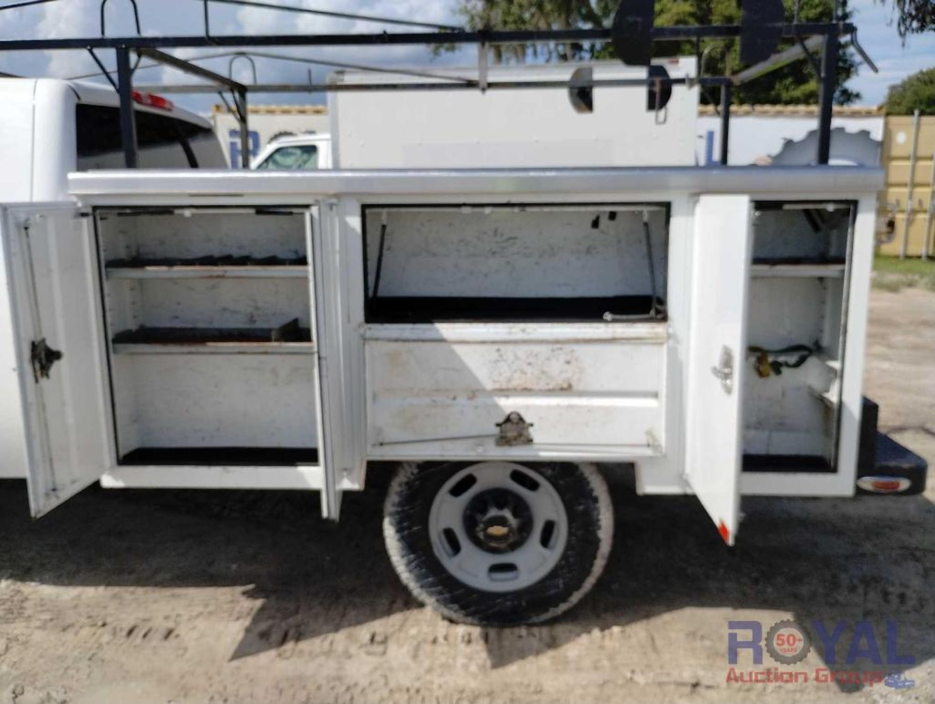 2013 Chevrolet 2500 Service Truck - Image 11 of 24