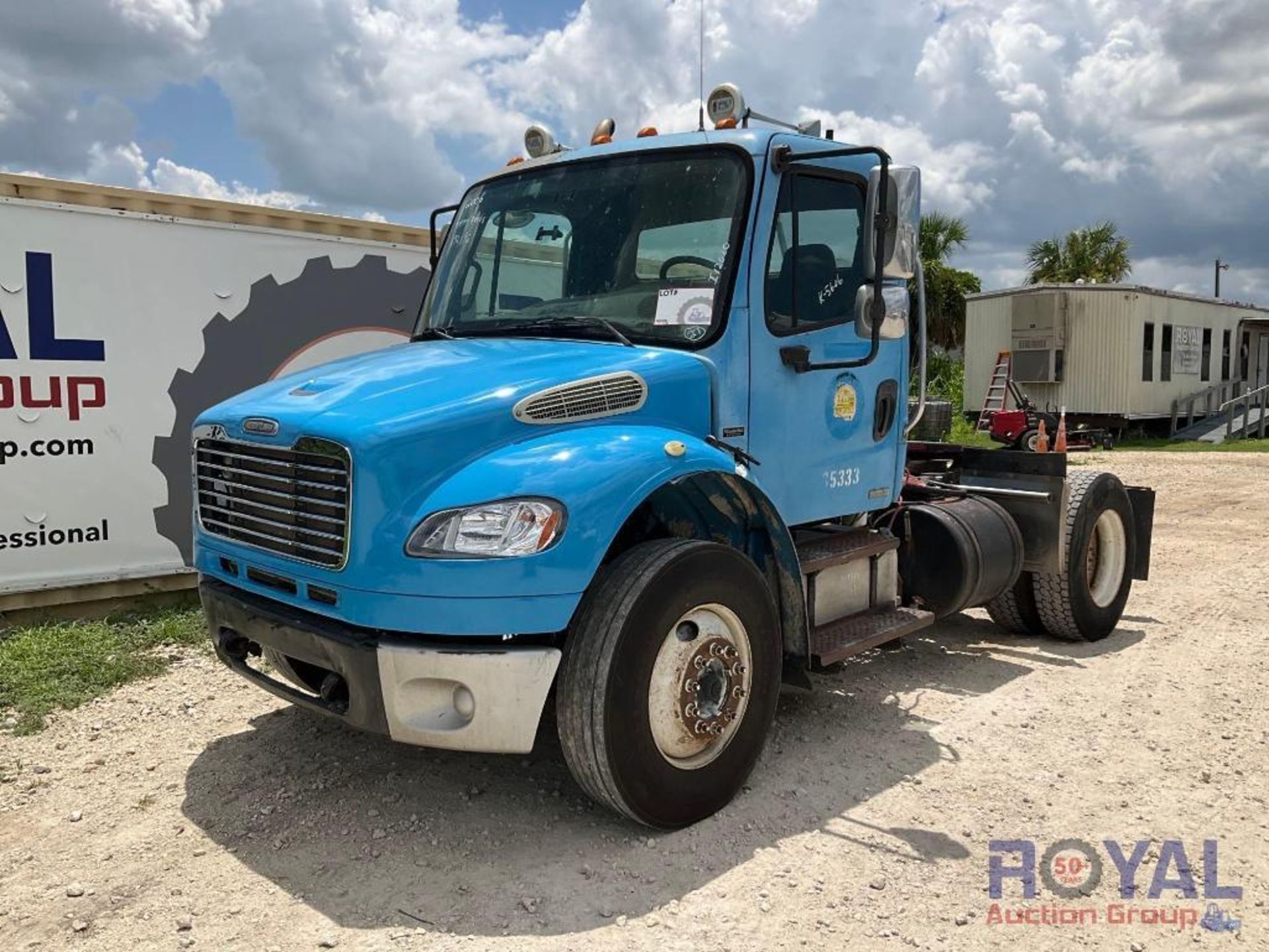 2006 Freightliner S/A Day Cab Truck Tractor W/Wet Kit