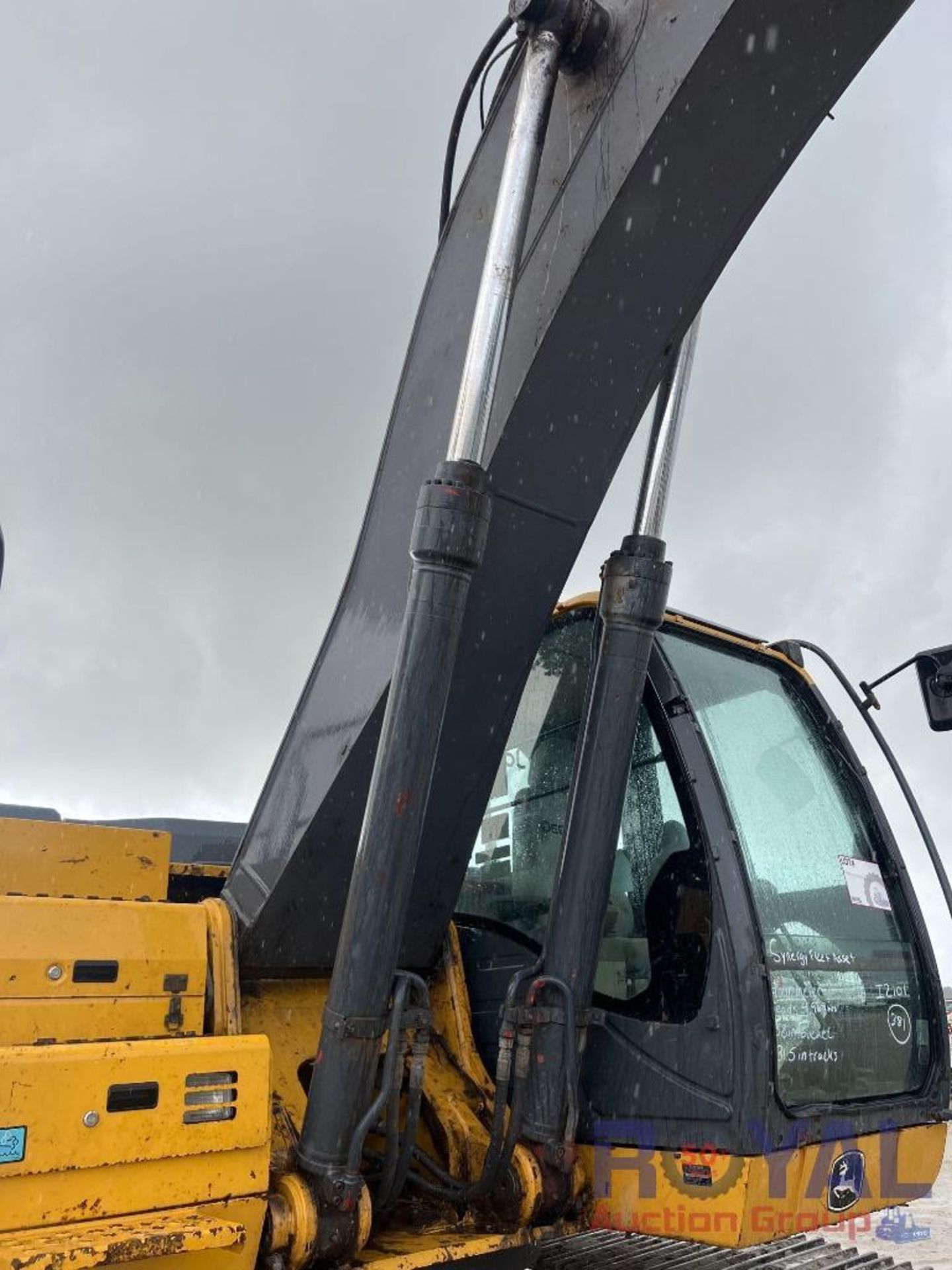 2015 John Deere 250G Hydraulic Long Reach Excavator - Image 12 of 43