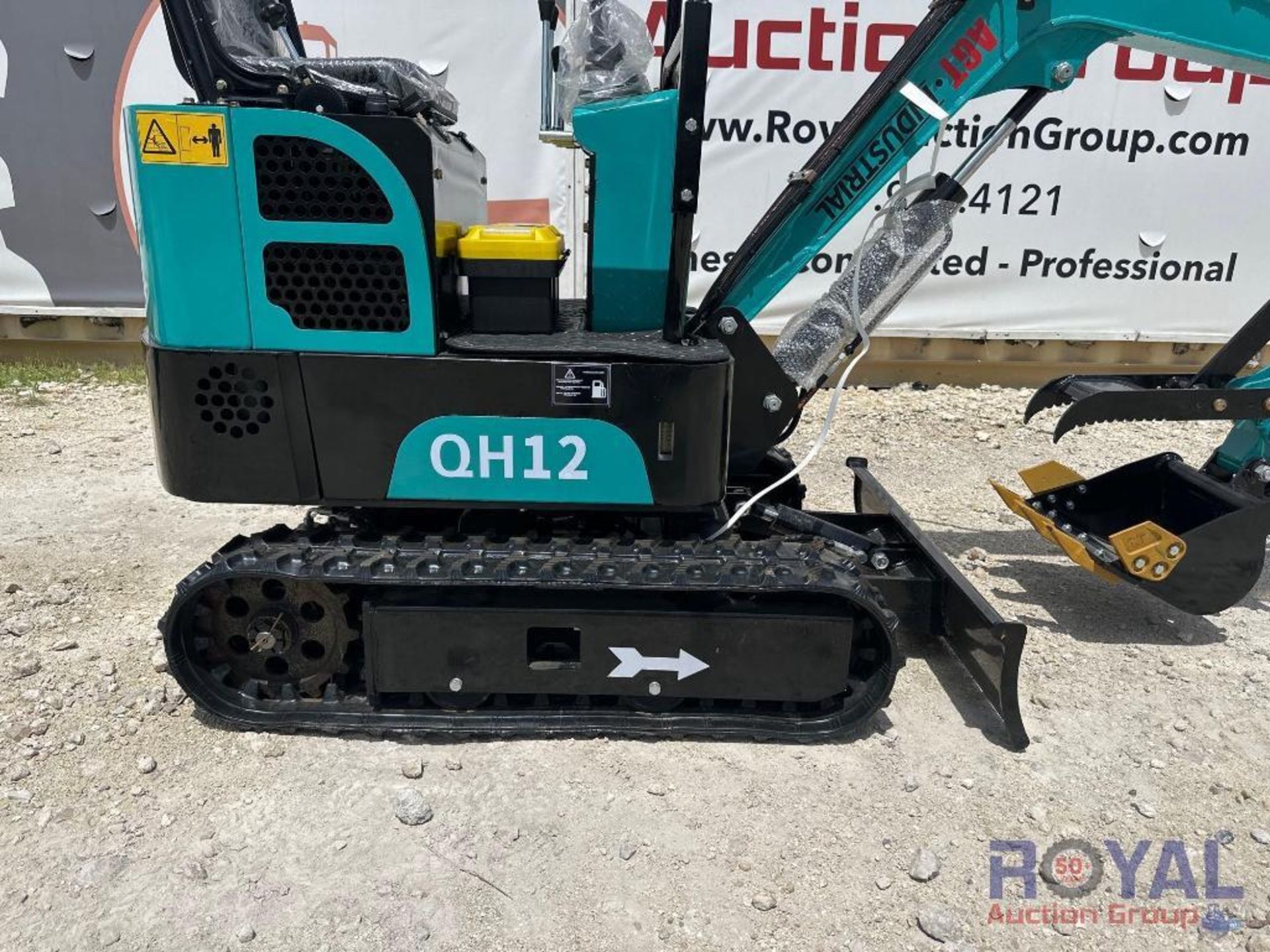 2023 AGT QH12 Hydraulic Mini Excavator - Image 19 of 20