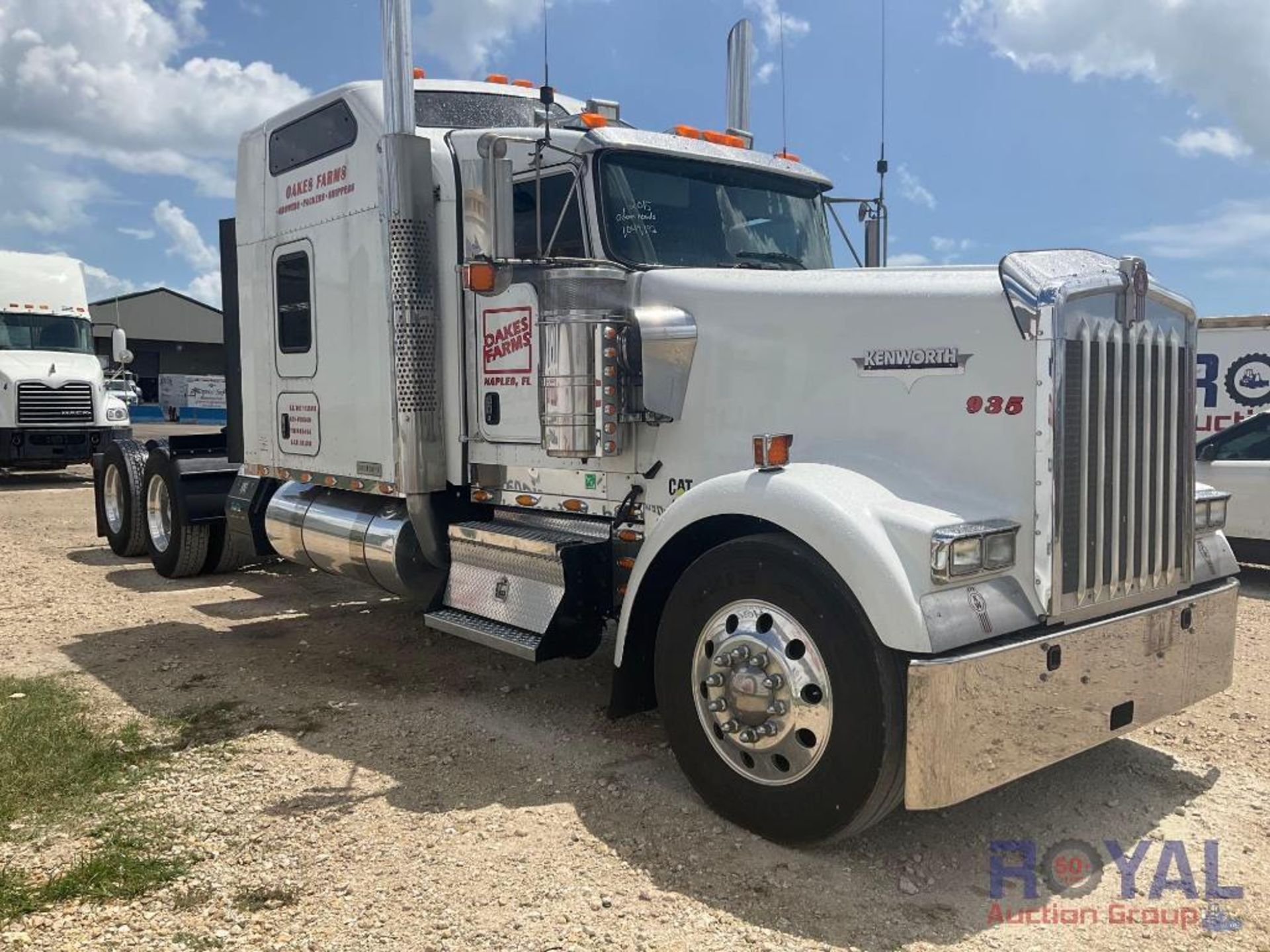 2015 Kenworth Studio Sleeper Truck Tractor - Image 6 of 57