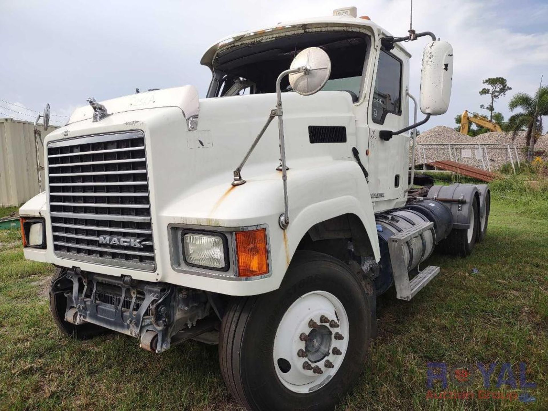 2013 Mack CHU613 Day Cab Truck Tractor