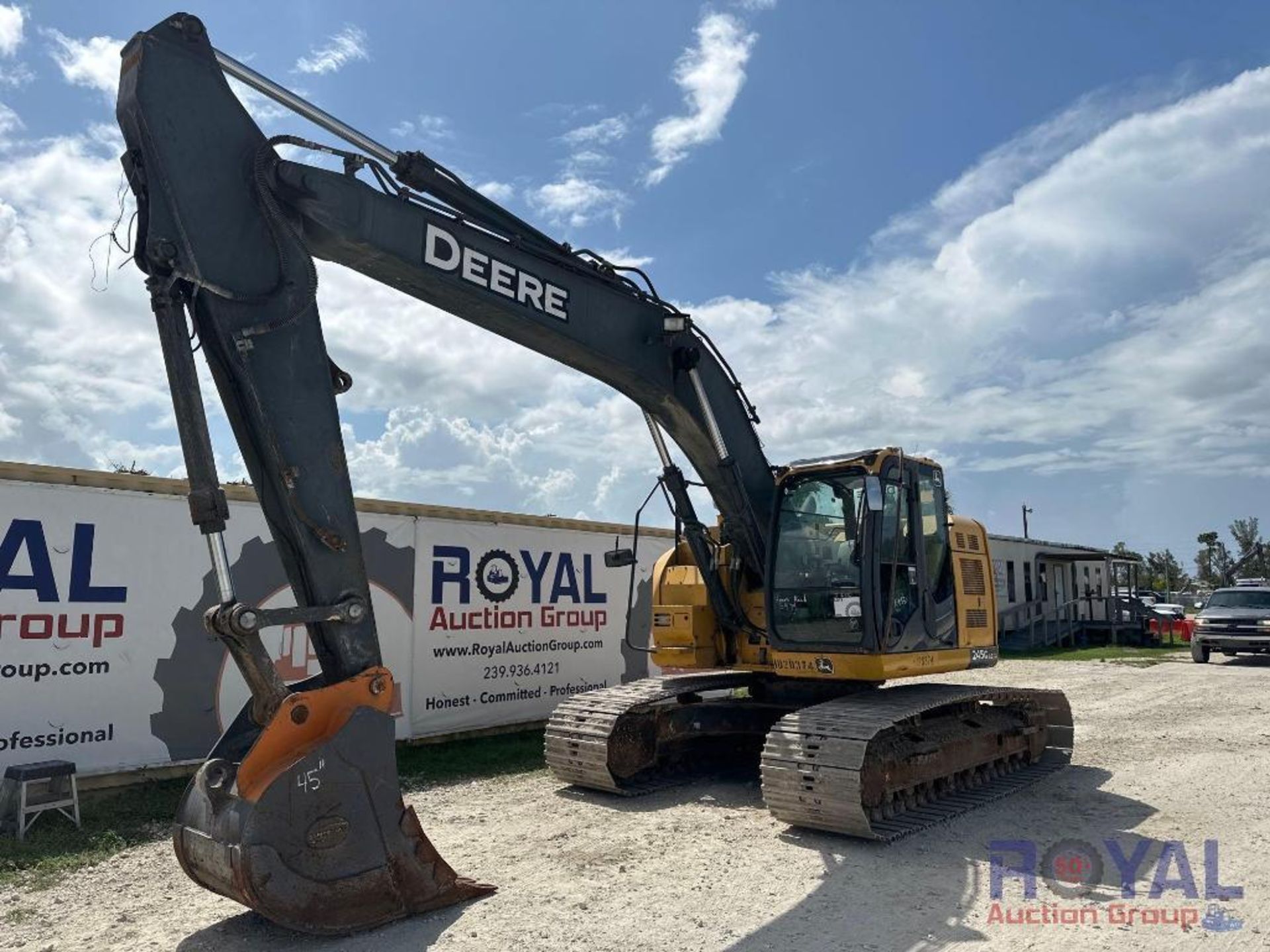 2015 John Deere 245G LC Hydraulic Excavator