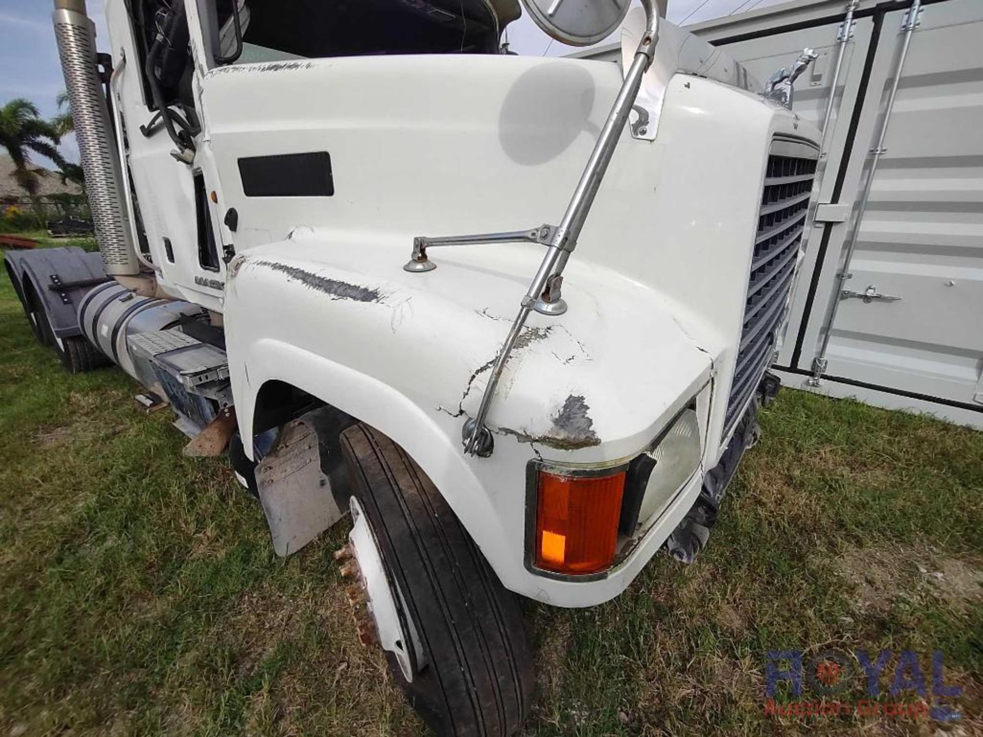 2013 Mack CHU613 Day Cab Truck Tractor - Image 22 of 41