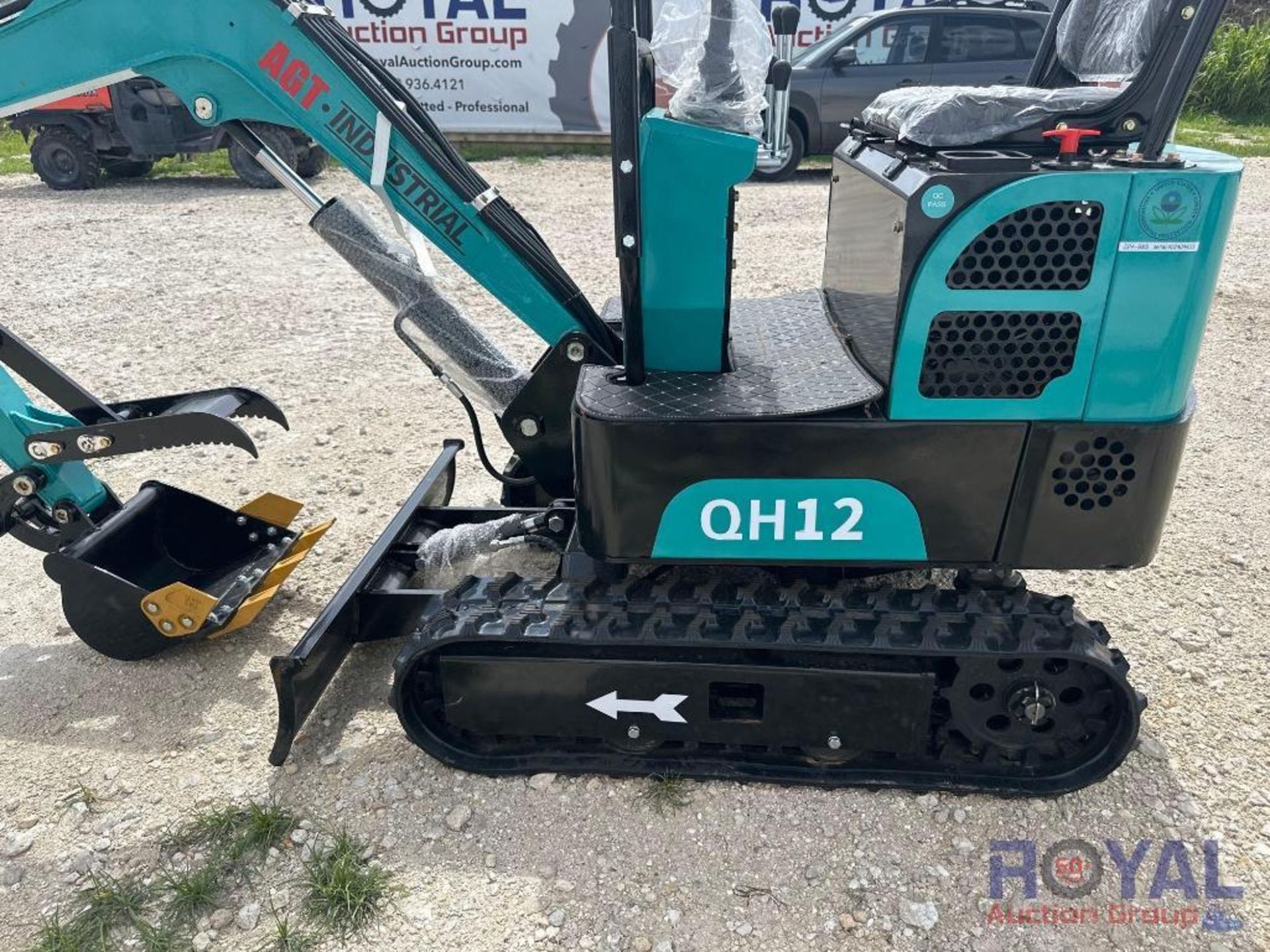 2023 AGT QH12 Hydraulic Mini Excavator - Image 13 of 18